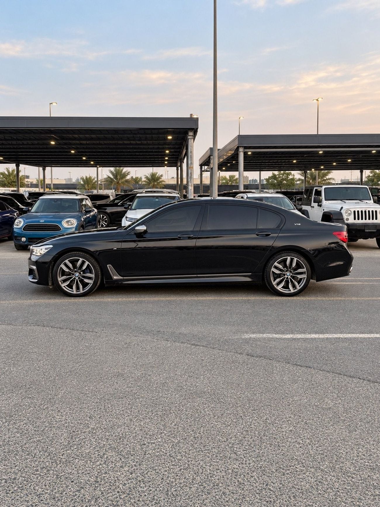 BMW M760Li XDRIVE BMW 760Li M Package | 2019