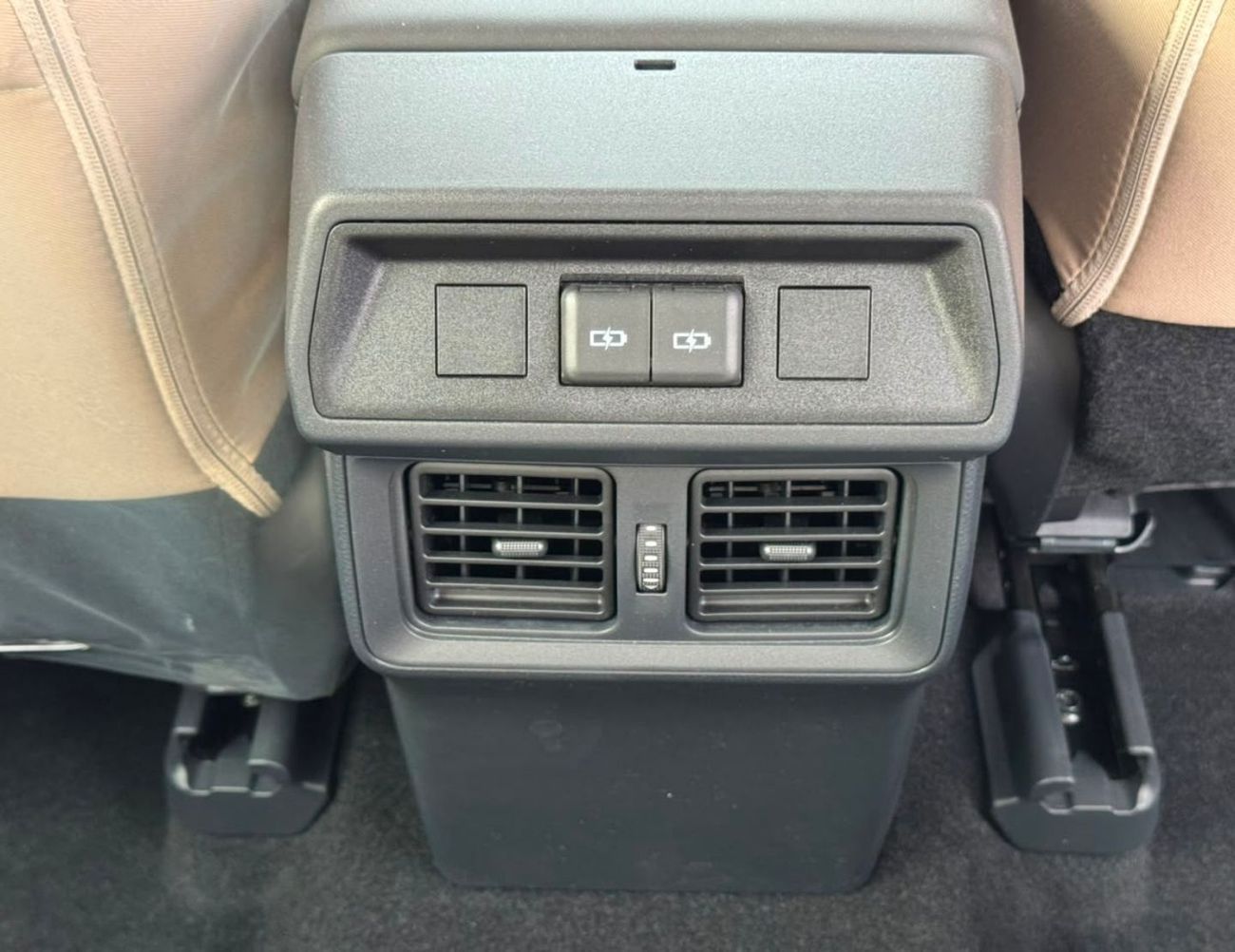 Toyota RAV4 XLE-G MID OPTION || 2.0L PETROL V4 / SUNROOF / DRIVER PWR SEAT / DVD+REAR CAMERA (CODE # RVPXLEO)