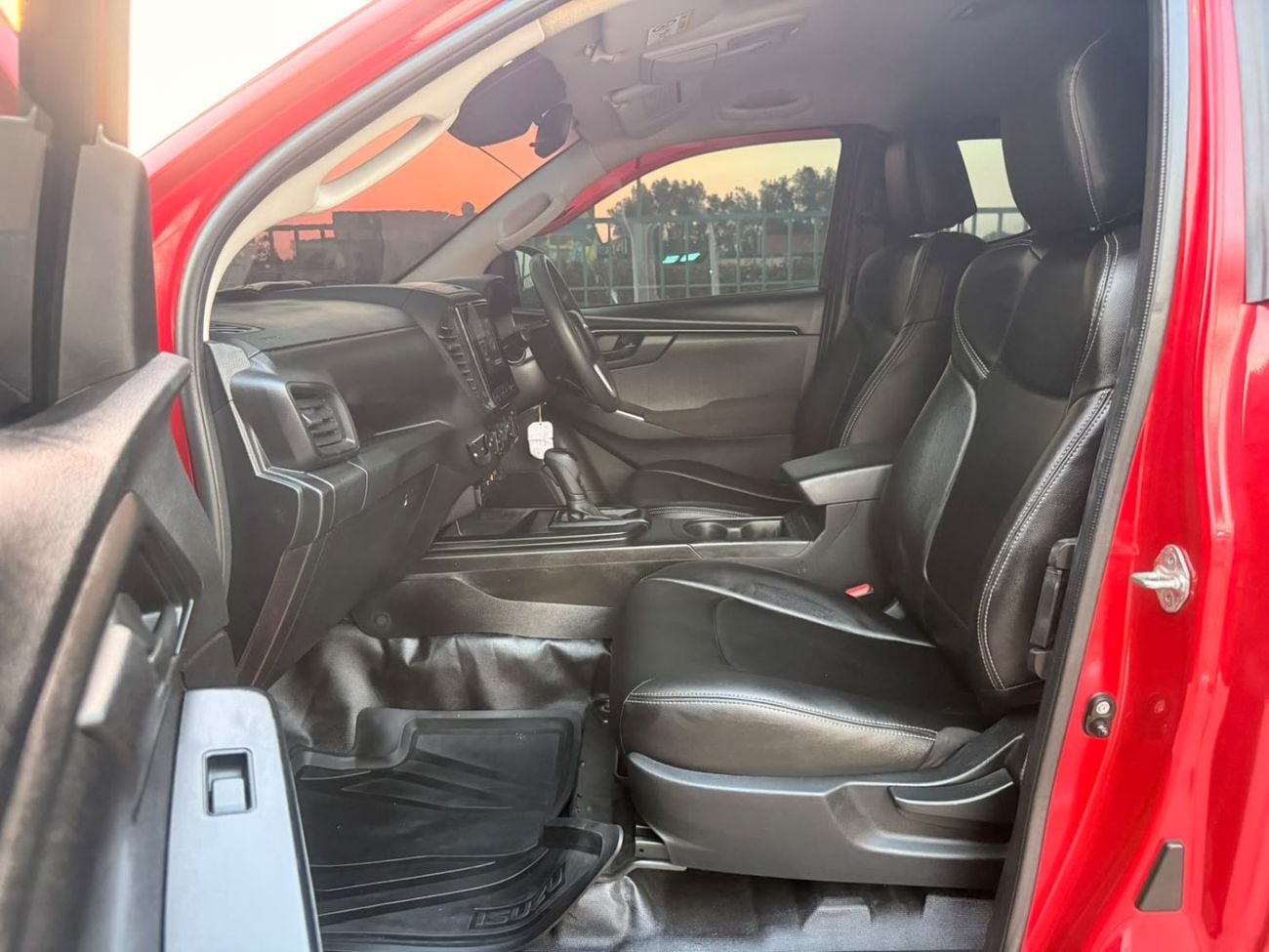 Isuzu D-MAX - 3.0 Diesel Engine - AT - 4WD - Pickup