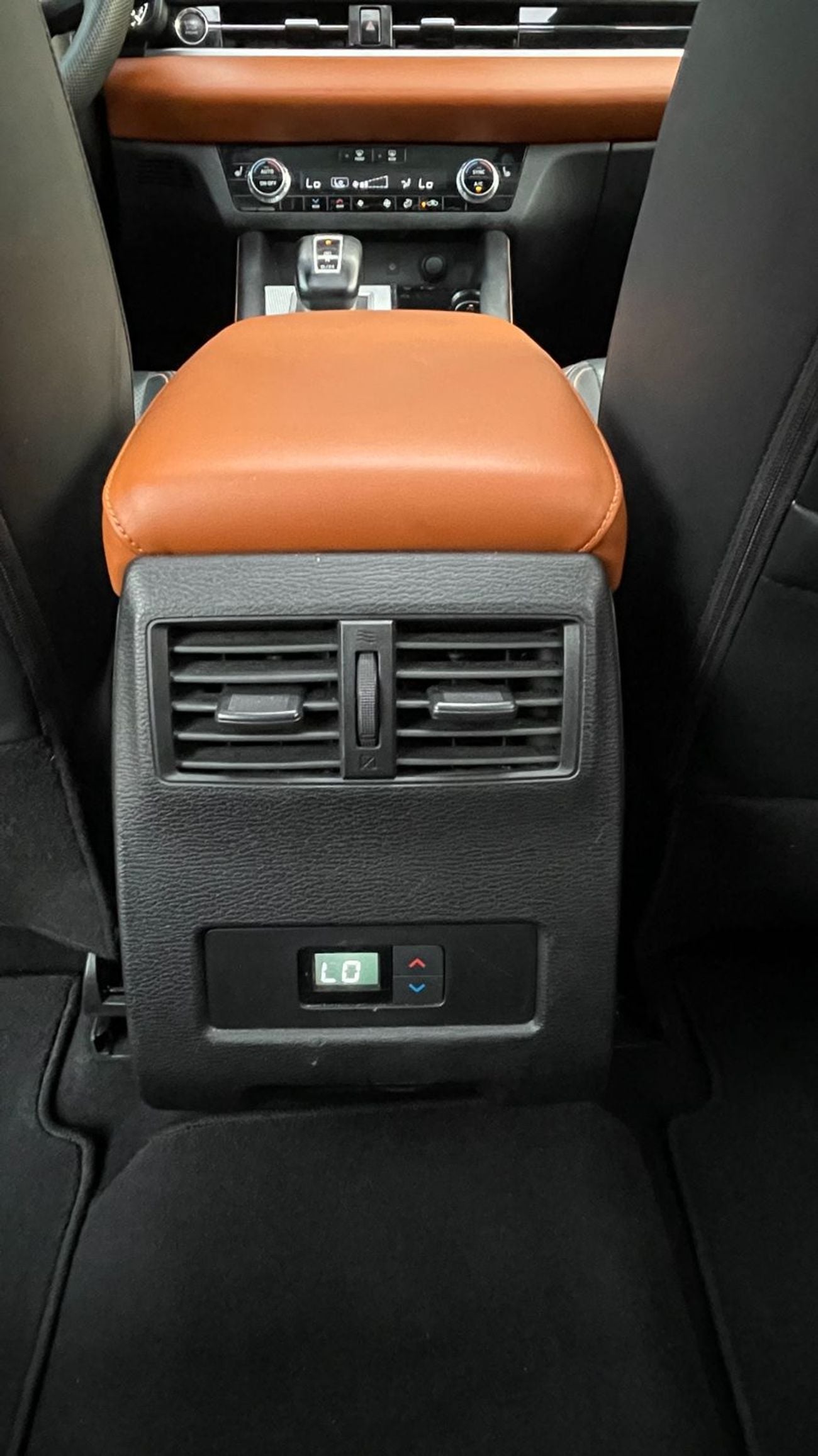 Mitsubishi Outlander PREMIUM ACCIDENTS FREE - GCC - P LINE - ORIGINAL PAINT - PERFECT CONDITION INSIDE OUT - 2 KEYS