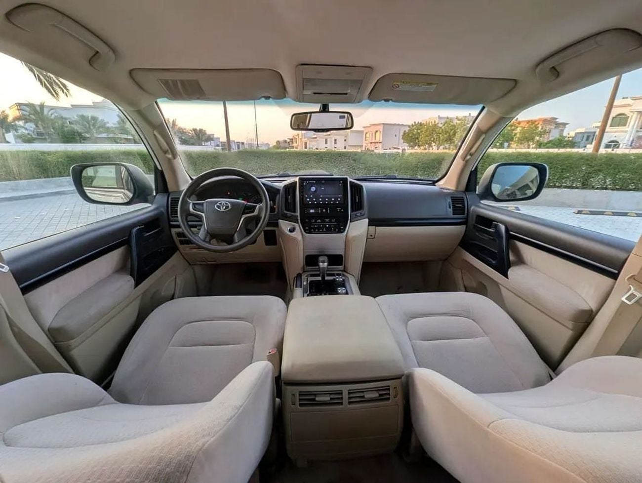 Toyota Land Cruiser GCC Specs | V6 4.0L Interior and Exterior Excellent Condition