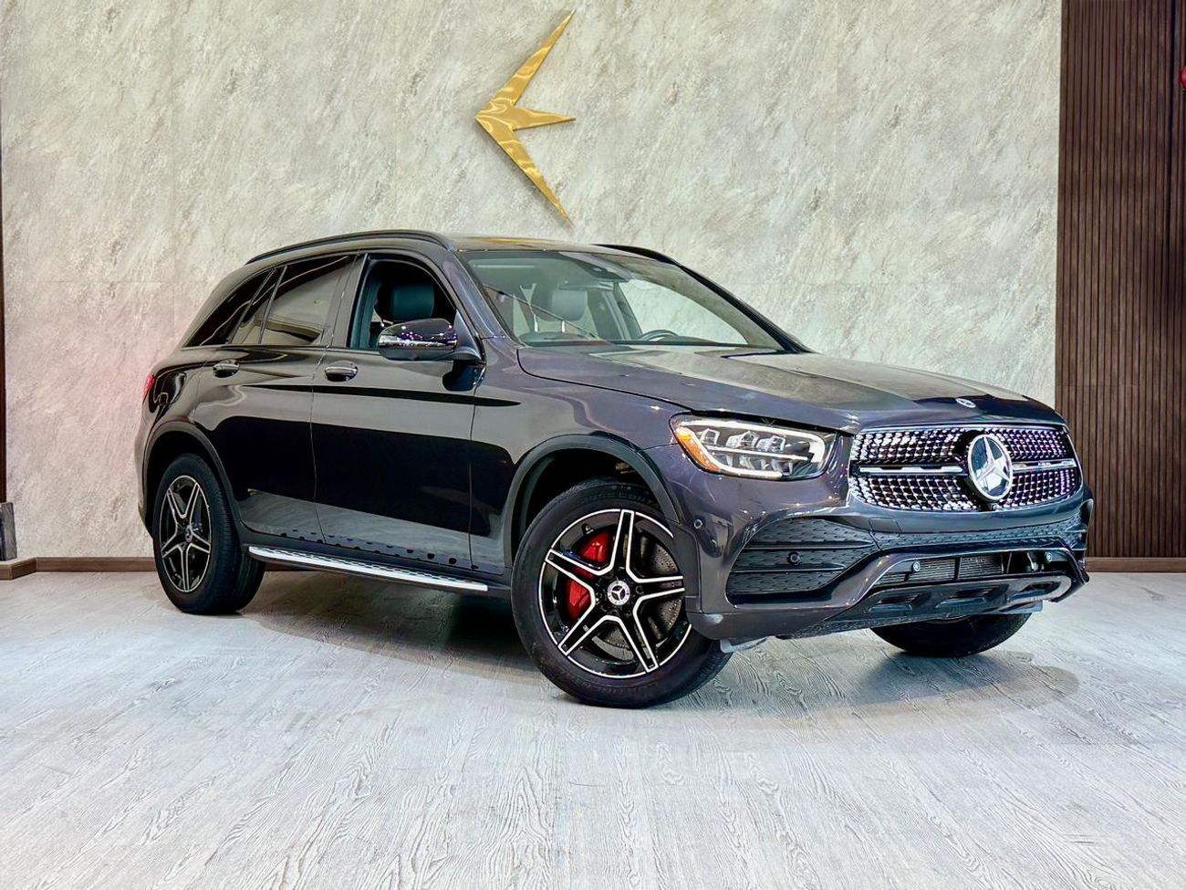 مرسيدس بنز GLC 300 STANDARD 4MATIC 2.0L