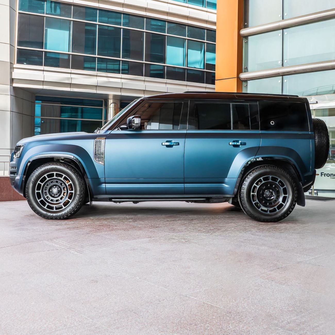 Land Rover Defender