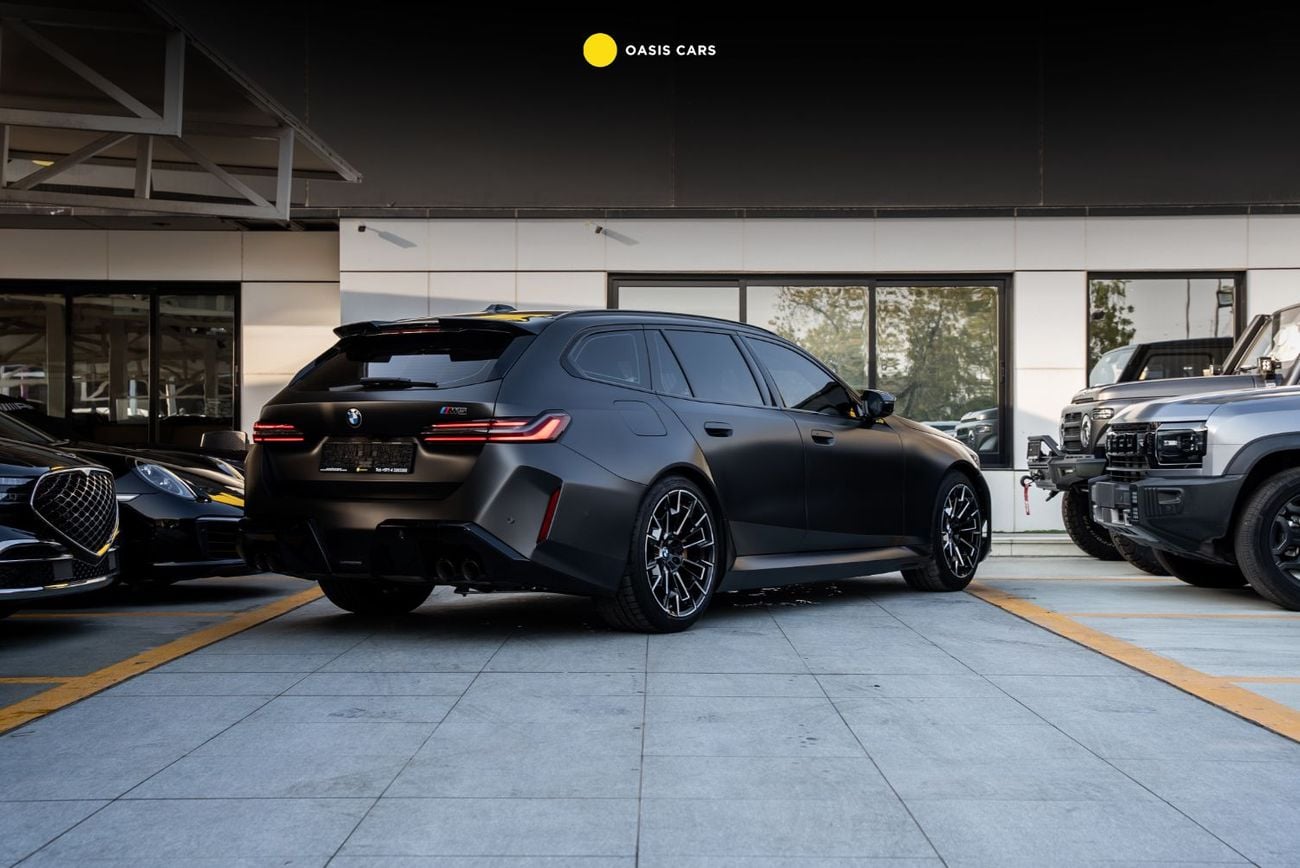 BMW M5 MASTERCLASS Touring 2025 GCC 4.4L Twin Turbo V8 PHEV Agency Warranty Full Service History 728hp