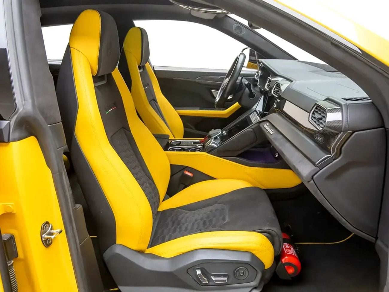 Lamborghini Urus Pearl Capsule | GCC Spec | With Warranty