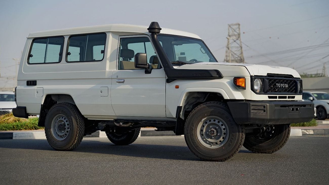 Toyota Land Cruiser 70 LC 78 HARDTOP 4.0L MT | Dual Tank | FM Radio | Snorkel | GCC Specs