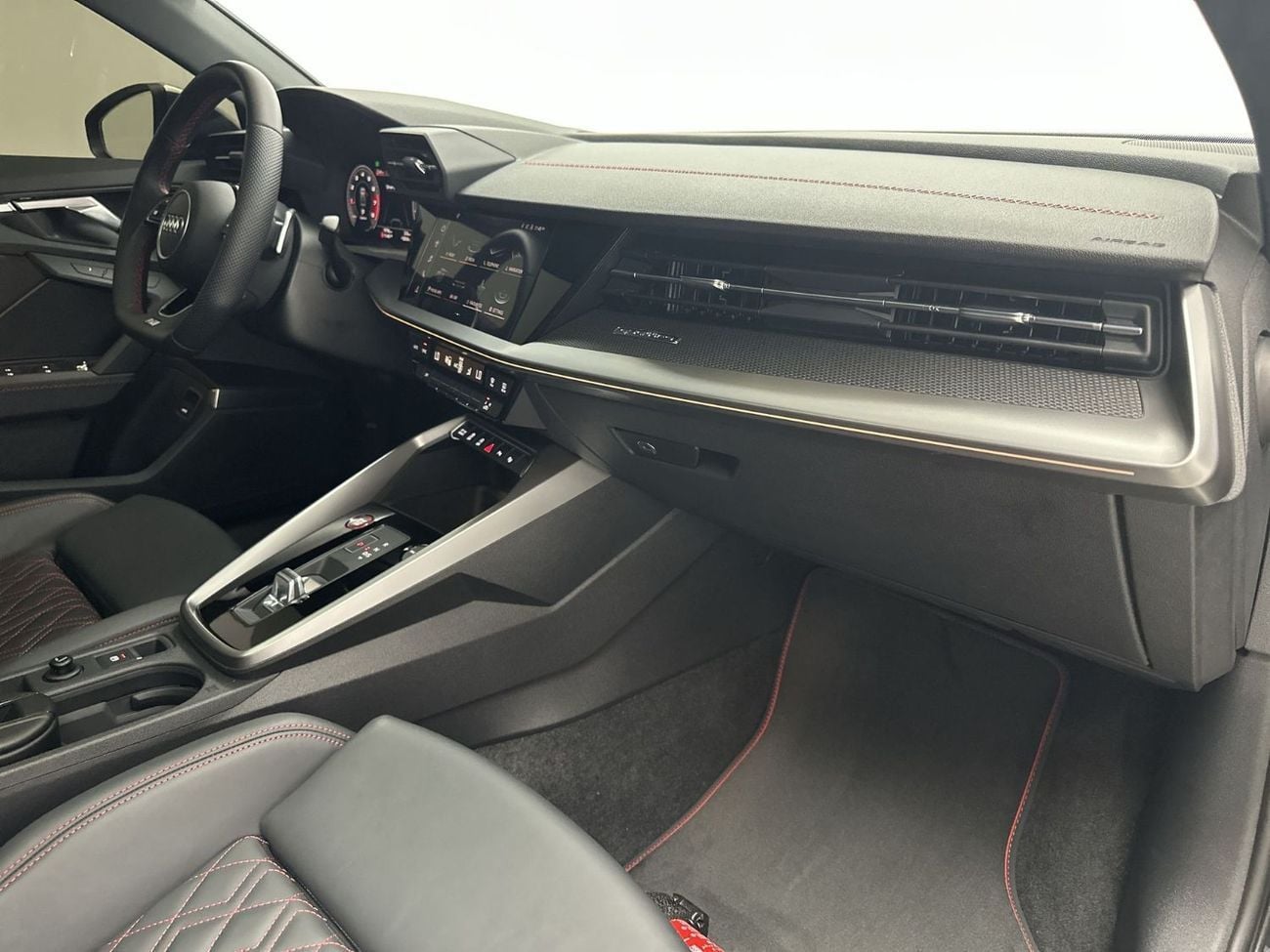 Audi S3 TFSI quattro 2.0L Sedan 2.0 quat 290hp High (Ref# 05940)