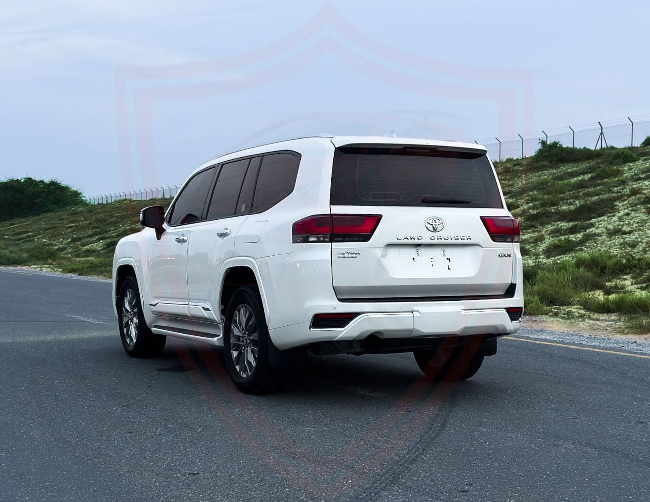 Toyota Land Cruiser GXR Toyota Land Cruiser Diesel 2022 | 3.3L V6 | GCC Specs | Accident-Free | Excellent Condition | AED 30