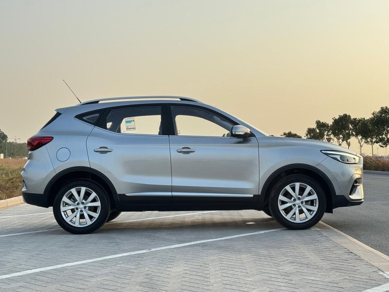 MG ZS STANDARD