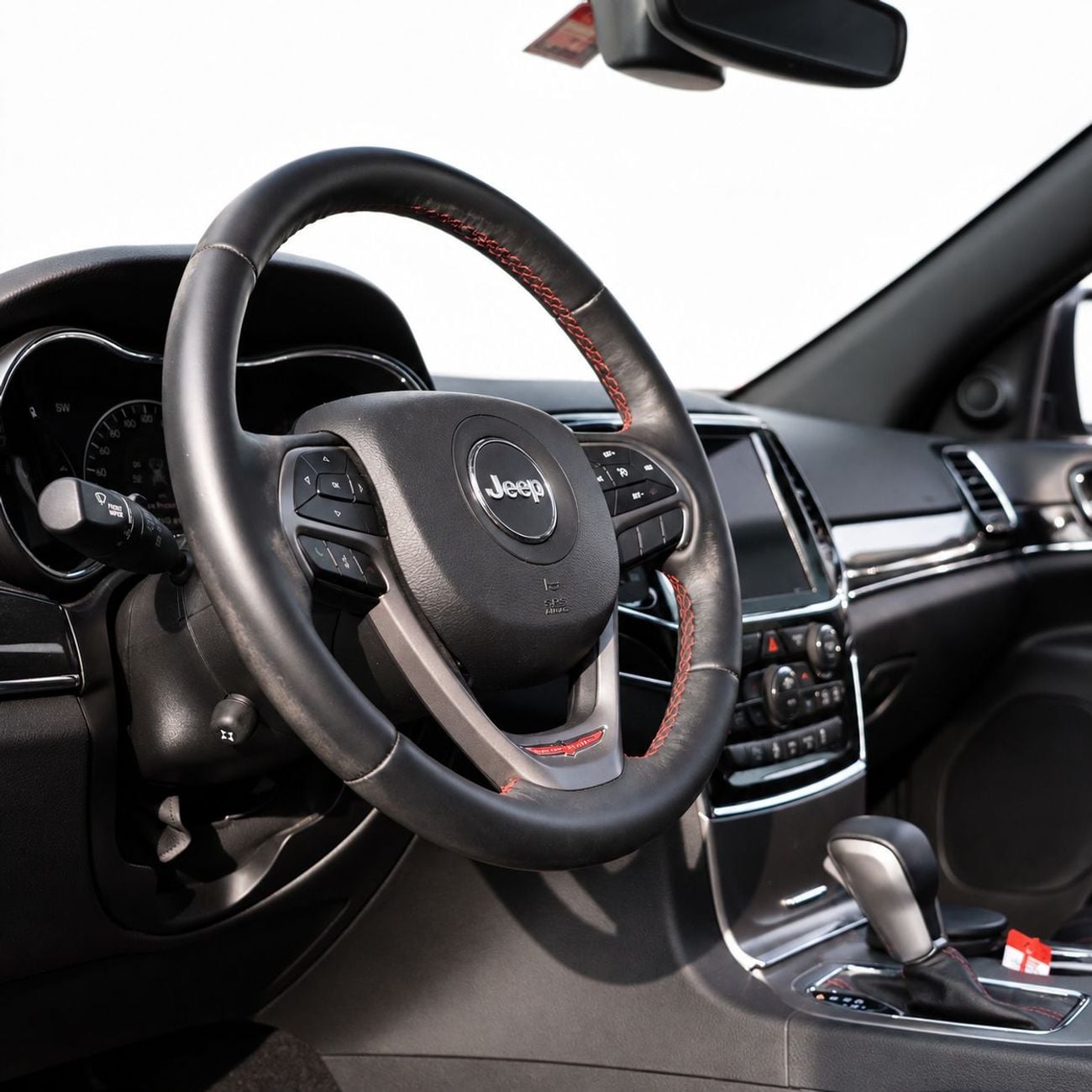 جيب شيروكي TRAILHAWK 1,532 درهم إماراتي شهرياً • بدون دفعة أولى • جيب جراند شيروكي تريل هوك • ضمان لمدة عام