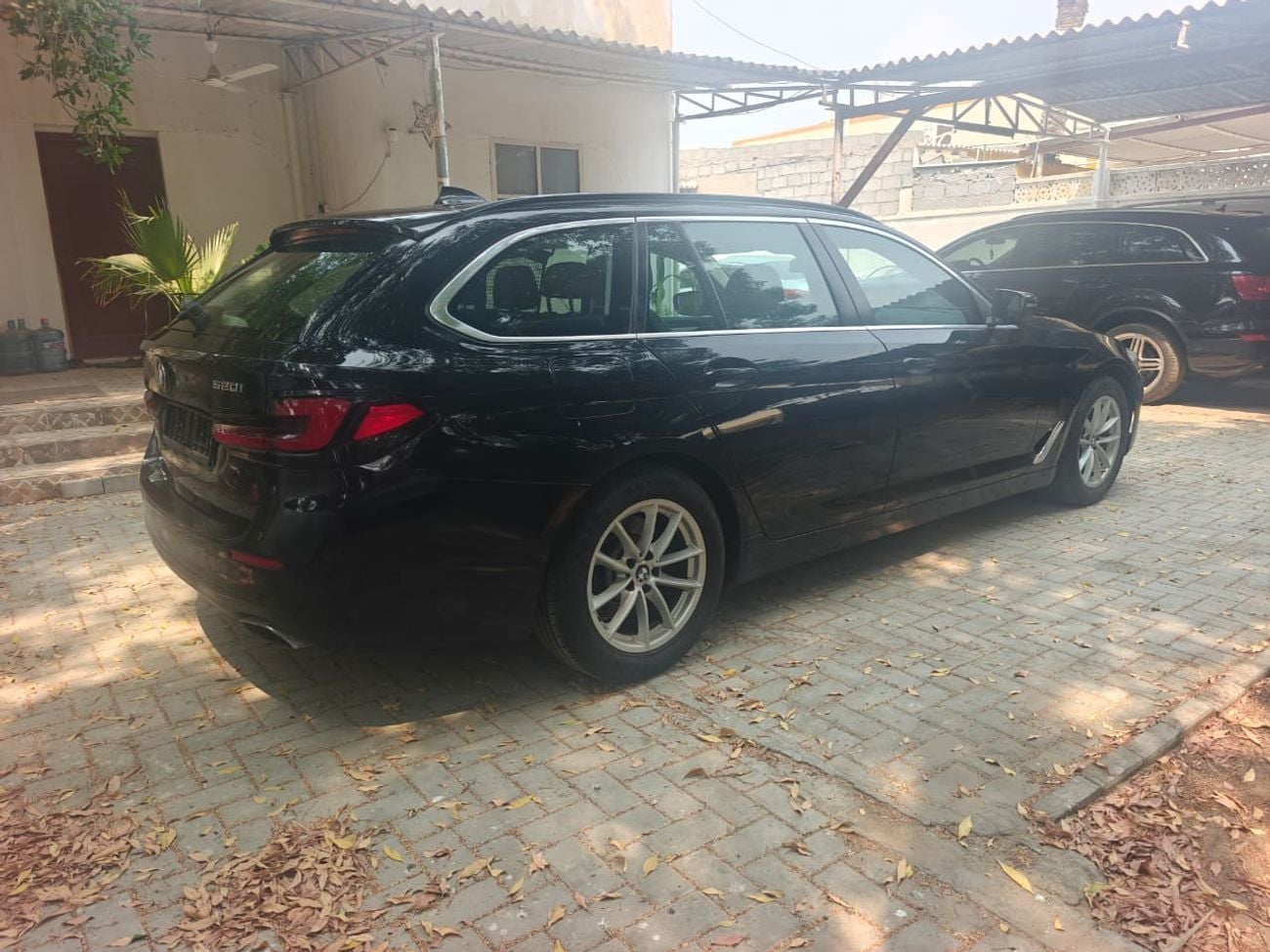 بي أم دبليو 520i EXCELLENCE