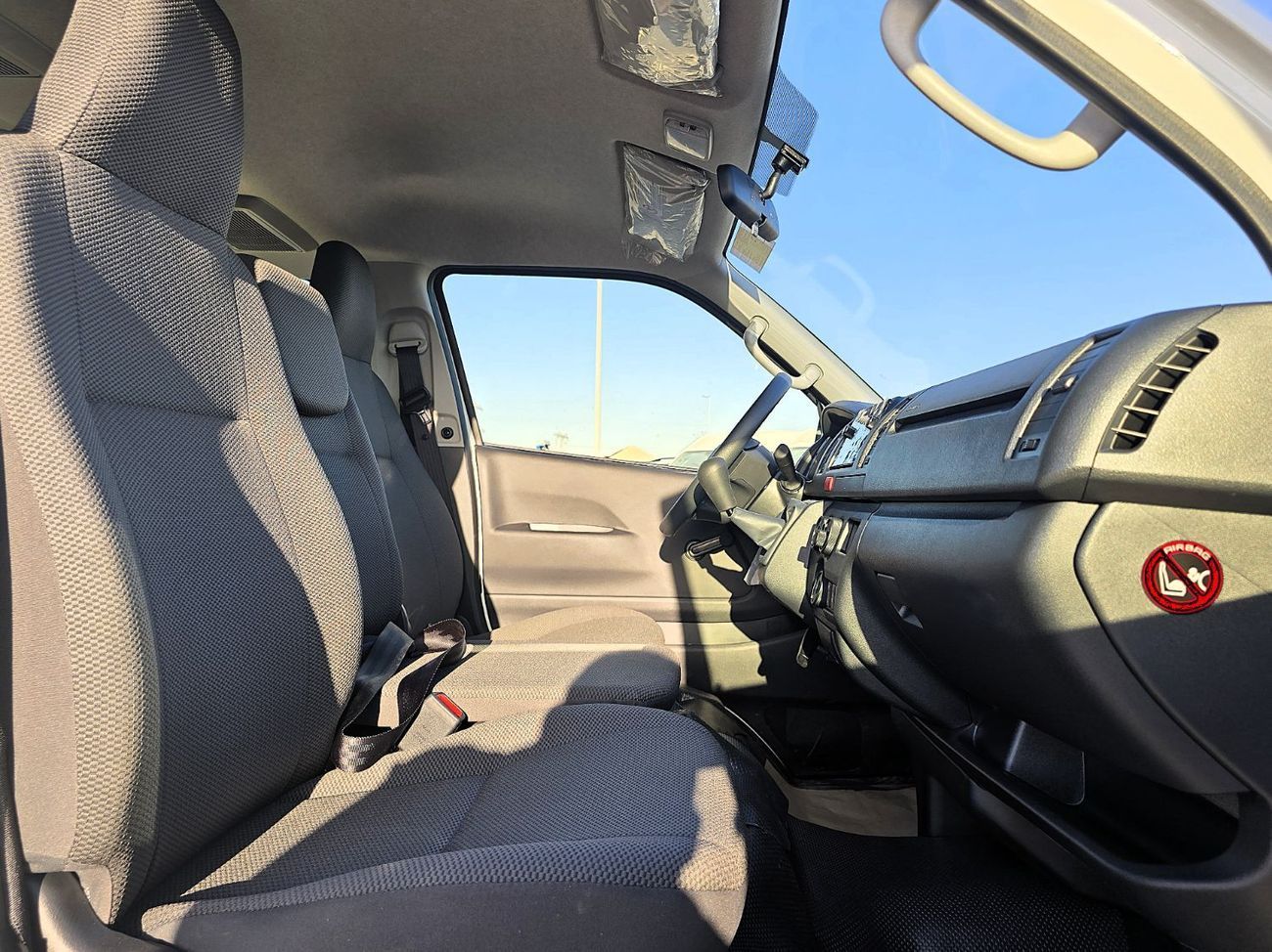 تويوتا هاياس GL Toyota Hiace Std Roof 15 Seater 2.7l Petrol M/T RWD White Color 2026 Model