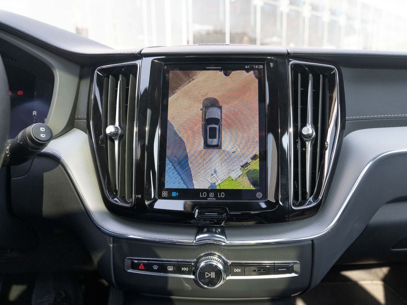 Volvo XC60 ULTIMATE DARK Volvo XC60 B5 2024 GCC specs