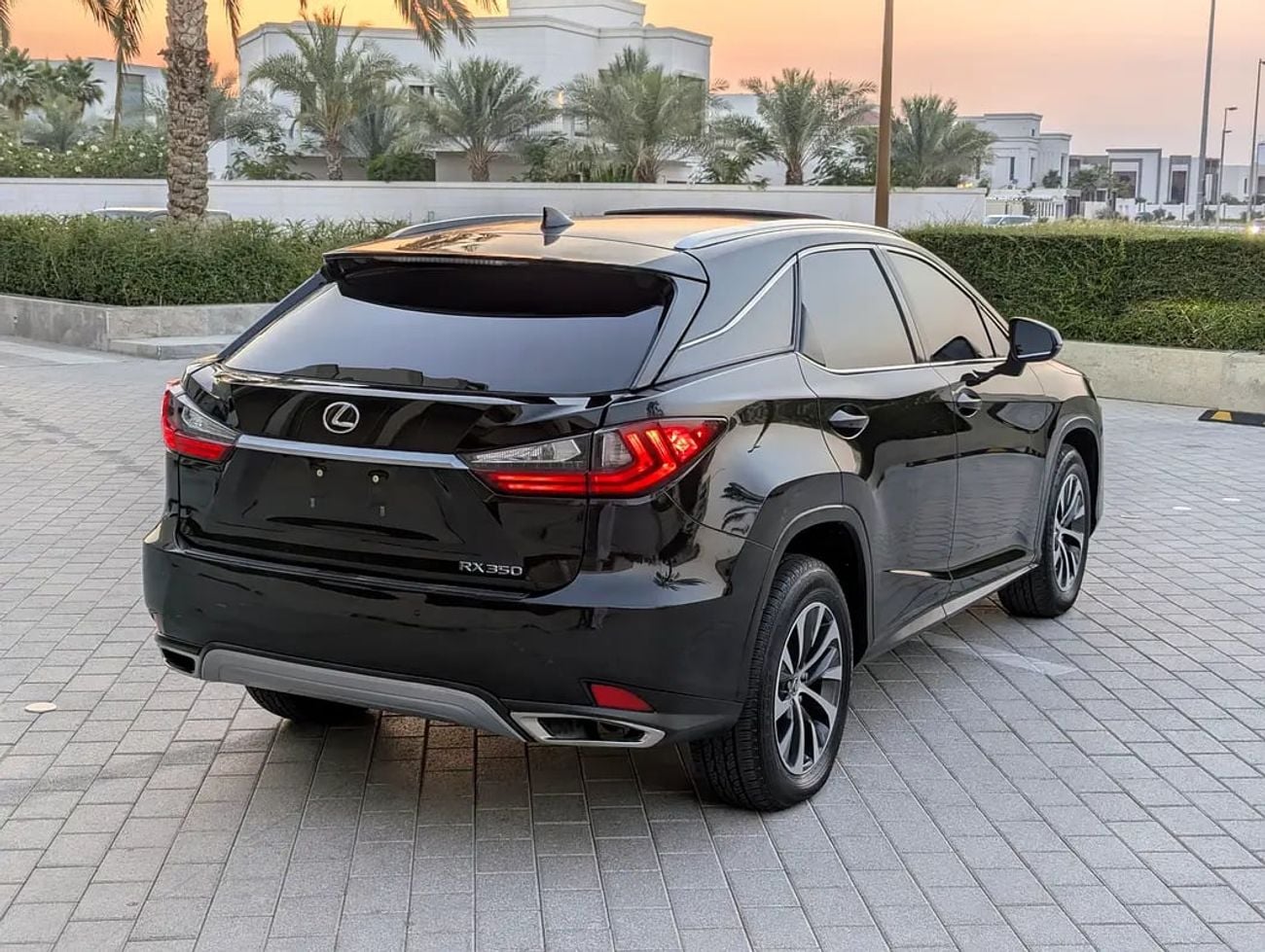 Lexus RX350 PLATINUM 2021 AWD - American Specs - GCC Resale