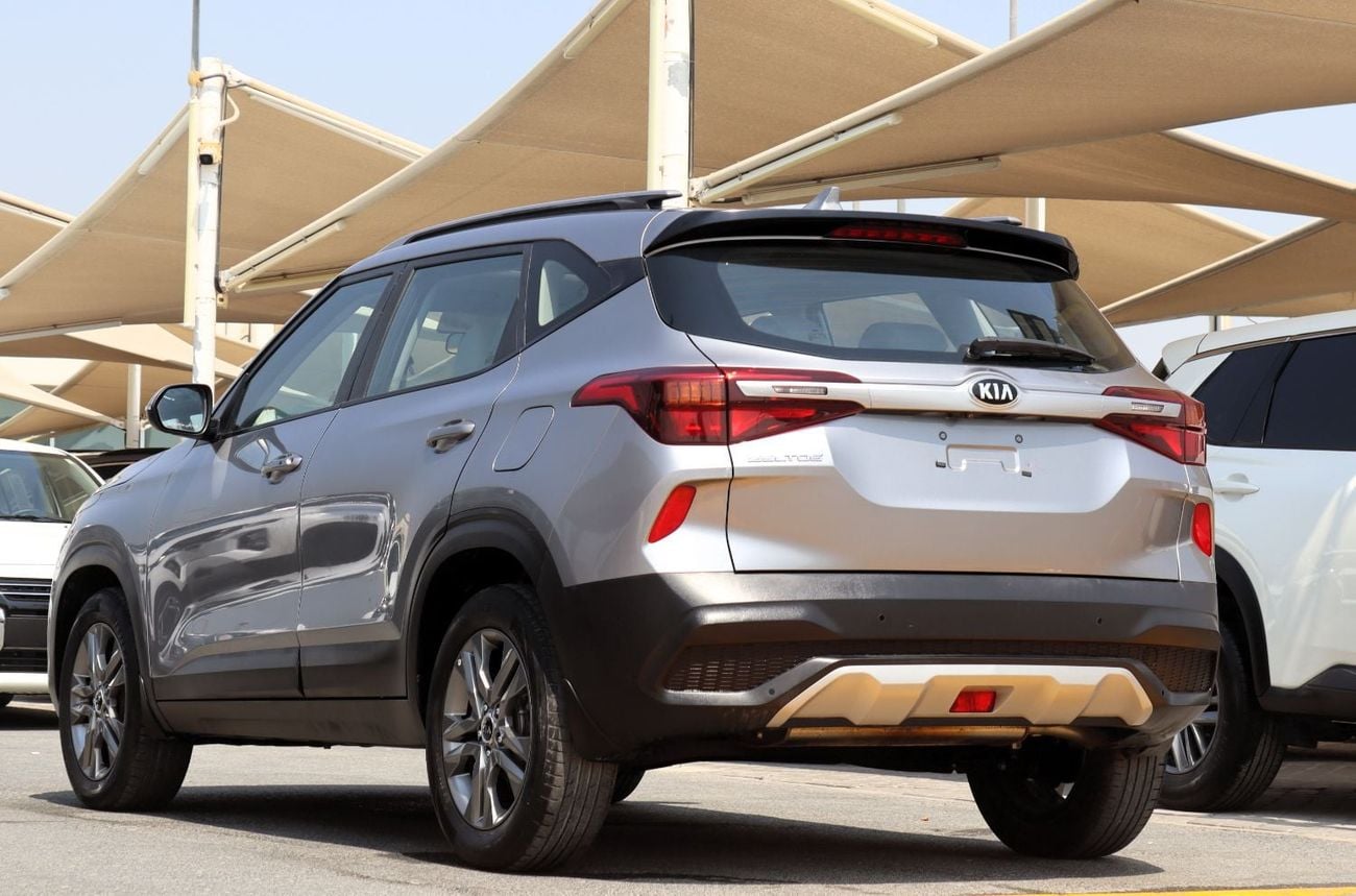 Kia Seltos EX ACCIDENTS FREE - GCC - ORIGINAL PAINT - SUNROOF - ENGINE 1600 CC - PERFECT CONDITION INSIDE OUT