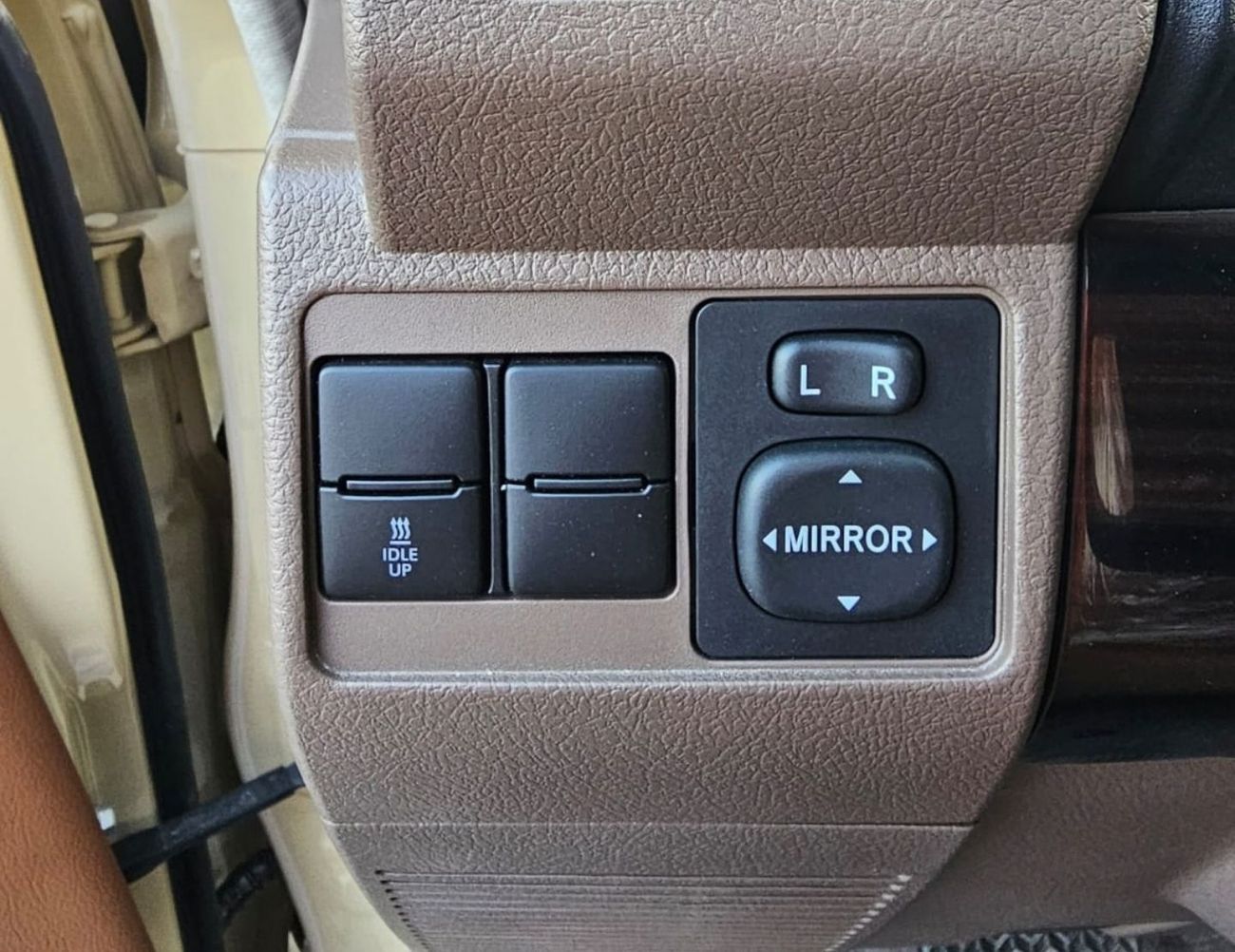 Toyota Land Cruiser 70 TOYOTA LANDCRUISER LC76 HARDTOP 5DOOR LX Z1 || 2.8L DIESEL V4 A/T 4WD | RADAR | WINCH ,SNORKEL | FUL