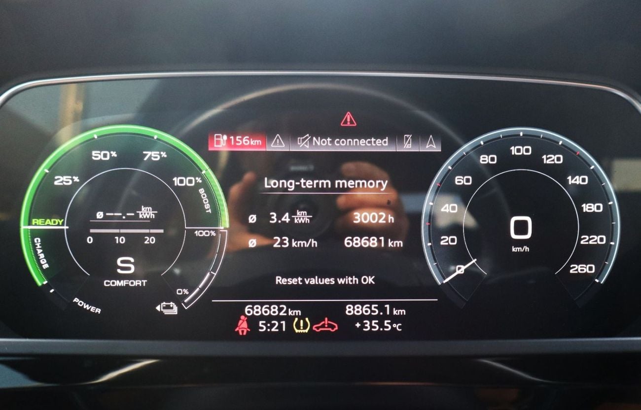 Audi Q8 e-tron 50 S-LINE