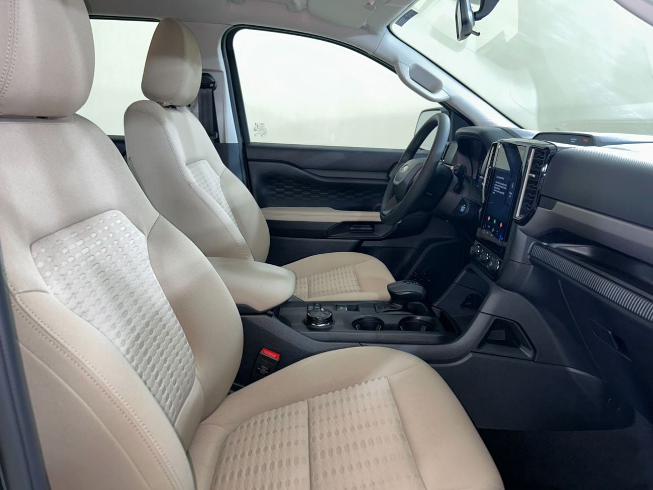 Ford Everest XLS EVR225 /AL TAYER MOTORS/ AL QOUZ SHOWROOM