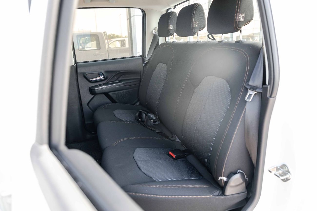 جريت وول وينجل 5 LUXURY 2026 Greatwall Wingle 5 4X2 2.0L - Manual - Titanium White Inside Black | Export Price