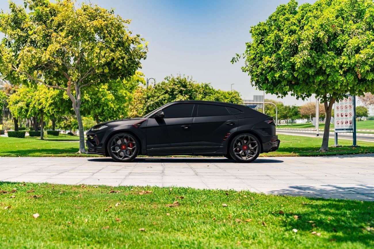 لامبورغيني اوروس PERFORMANTE معدلة بالكامل بواسطة نوفيتك، كاملة المواصفات، طلاء أصلي، خالية من الحوادث، بحالة ممتازة.