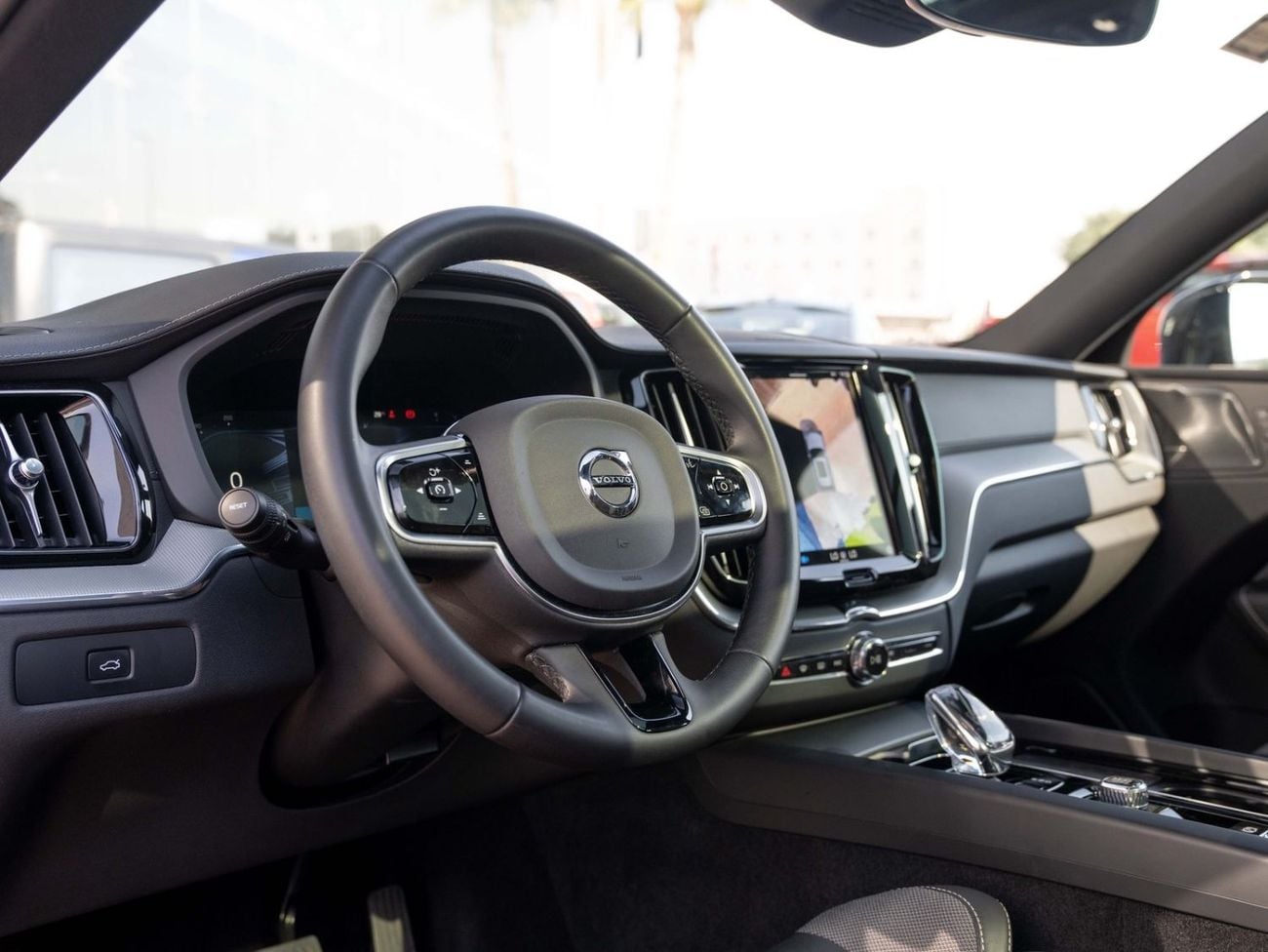 Volvo XC60 ULTIMATE DARK Volvo XC60 B5 2024 GCC specs