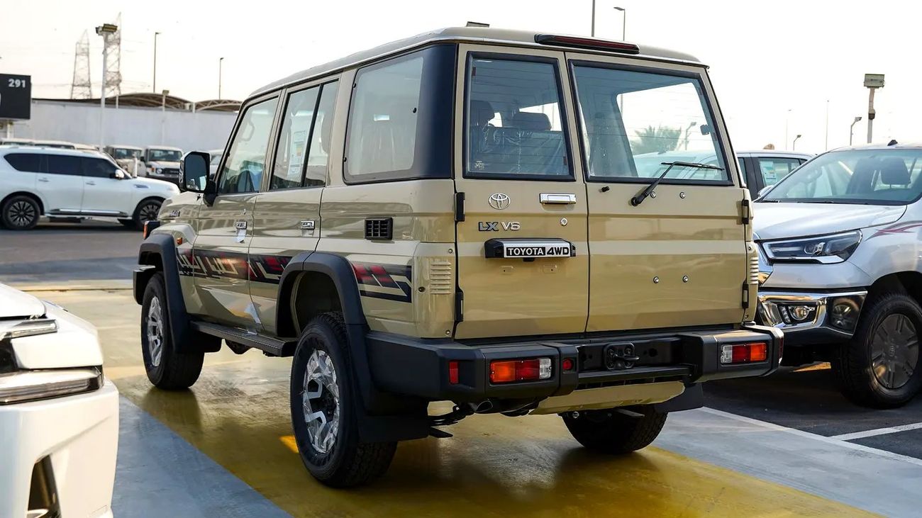 Toyota Land Cruiser 70 LC76 LX 4.0L A/T GCC Specs SAUDI
