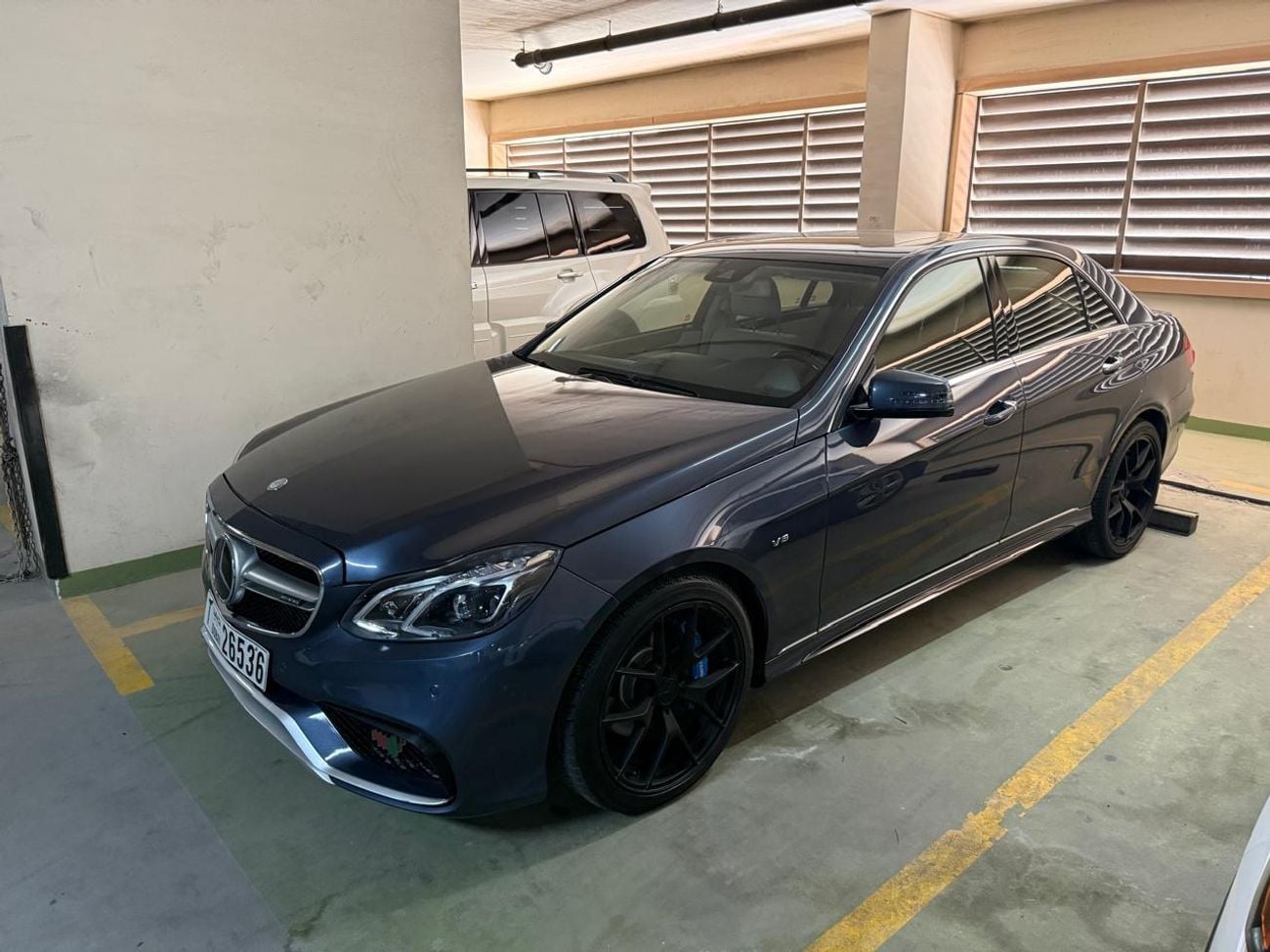 مرسيدس بنز E 350 سبورتس مرسيدس بنز الفئة E - سيارة سيدان ألمانية فاخرة. استمتع بتجربة هندسة ألمانية فائقة، وراحة استثنائية،