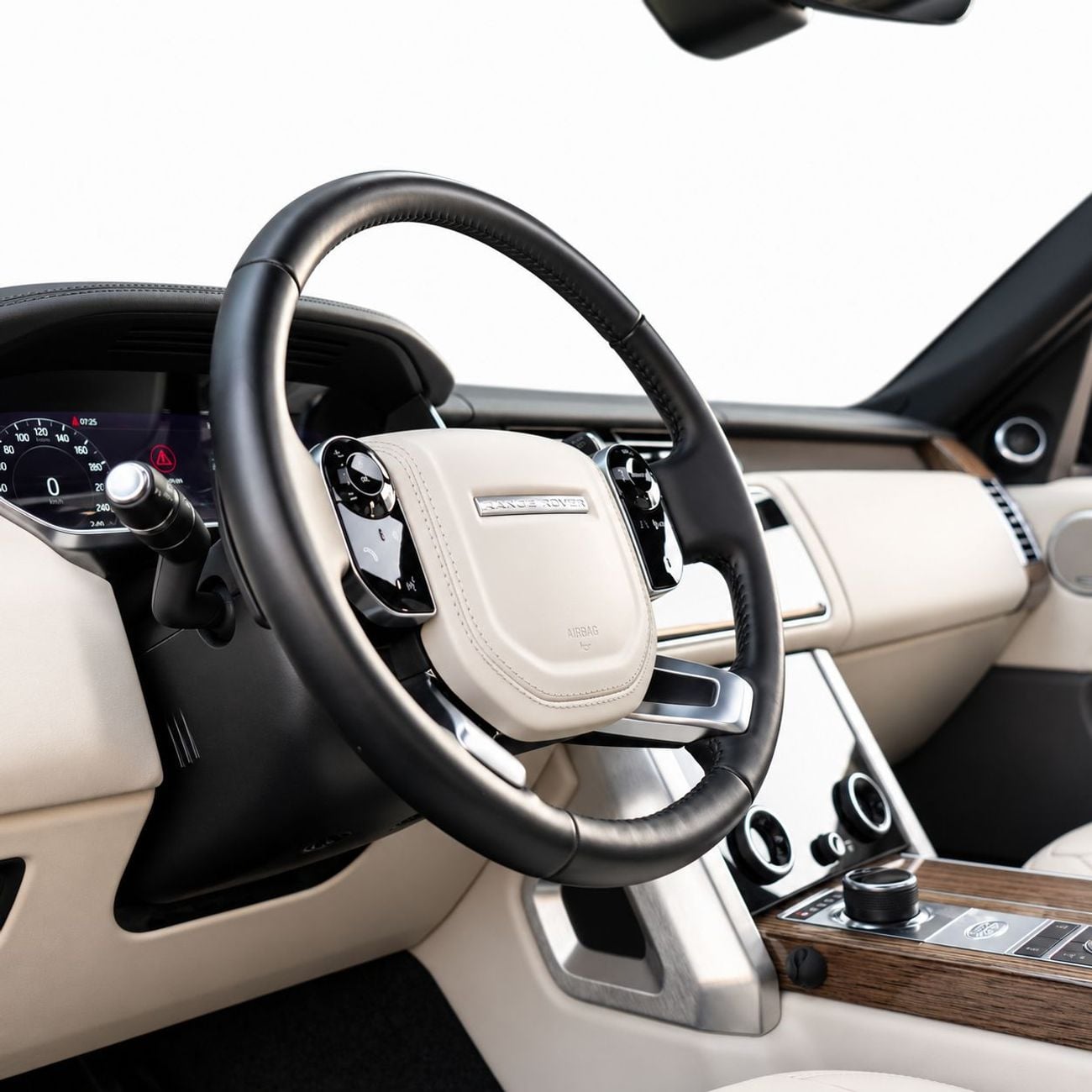 Land Rover Range Rover HSE P360 AED 3,602 P.M • 0% Downpayment • Range Rover • Agency Warranty
