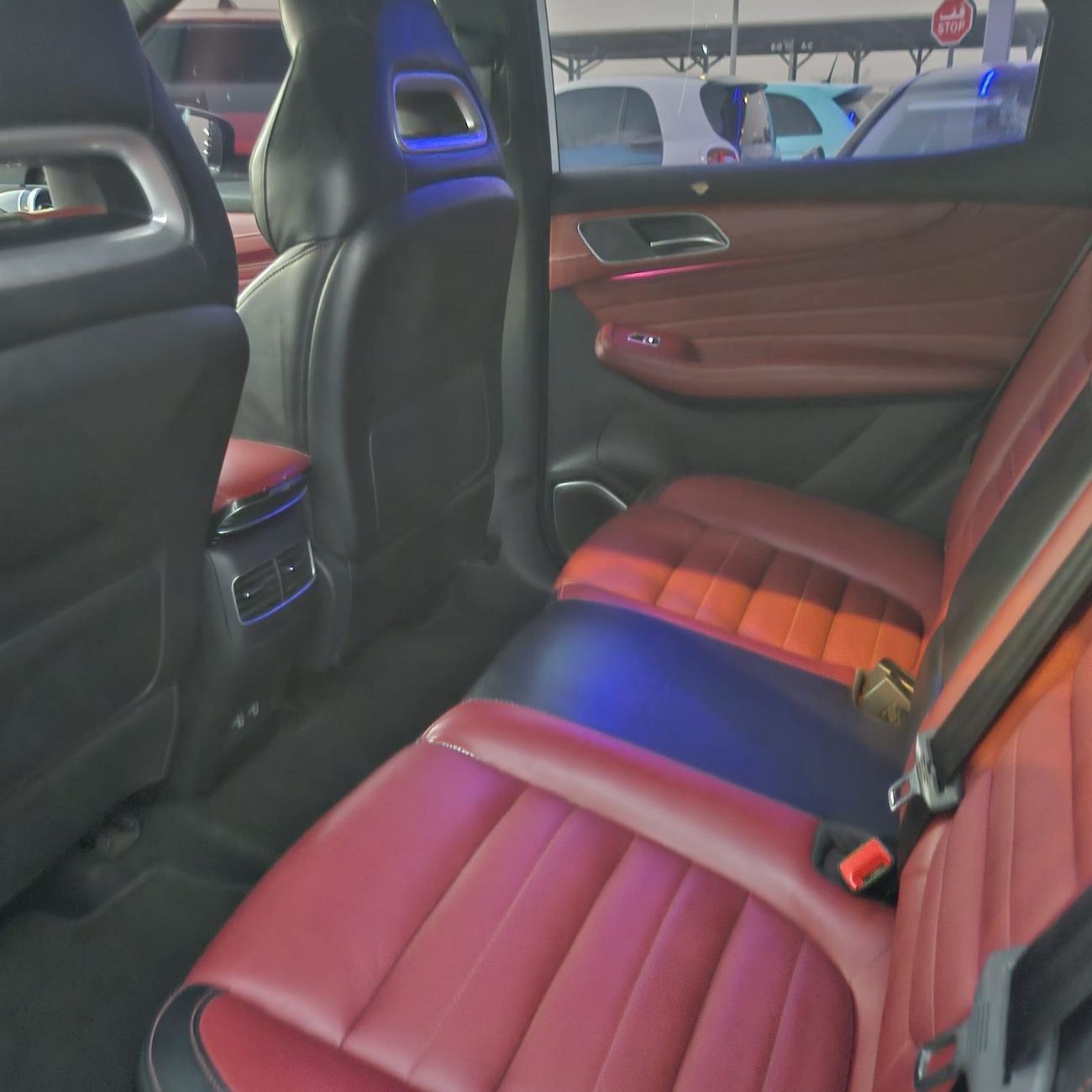 أم جي HS LUXURY
