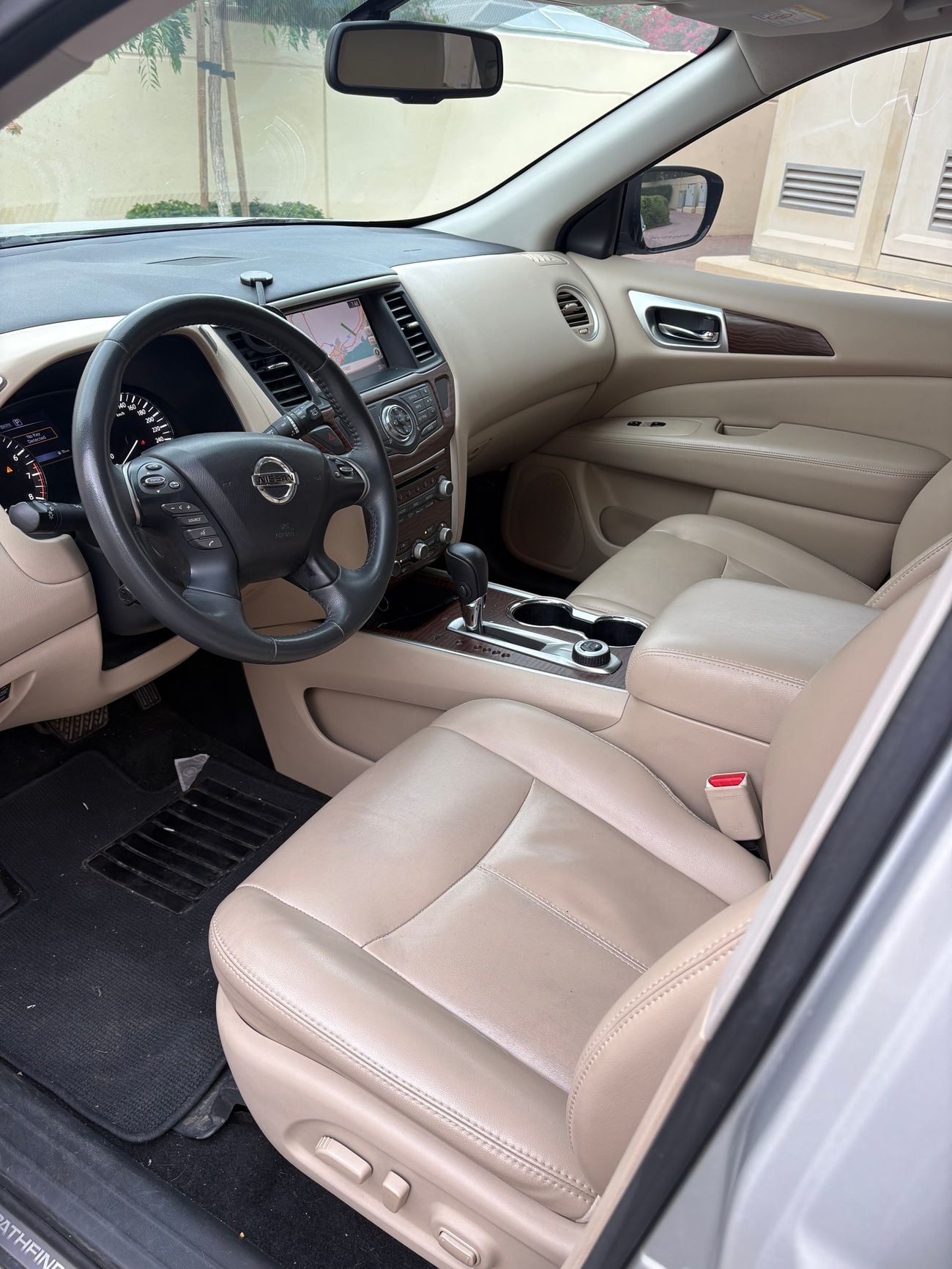 Nissan Pathfinder SV