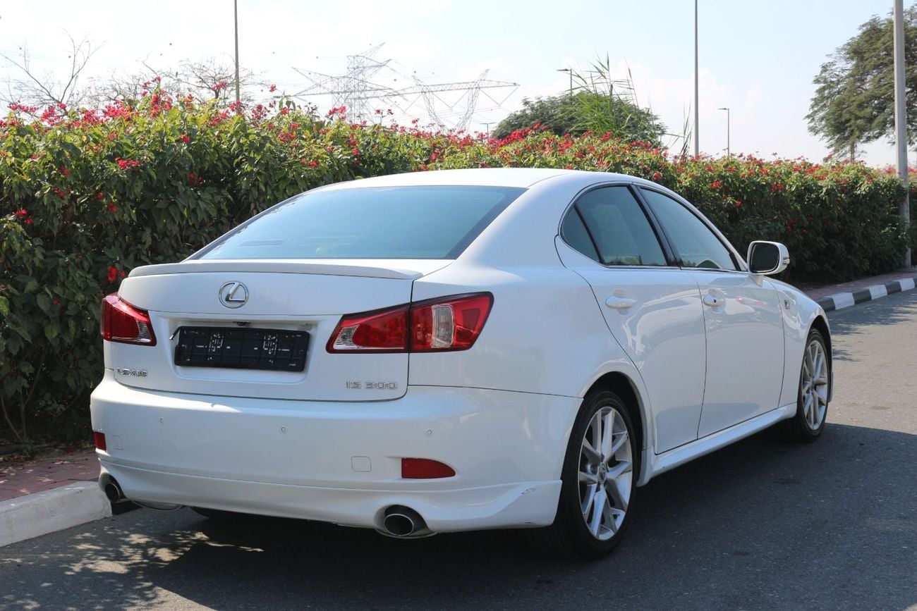 Lexus IS300 PLATINUM lexus Is 300 gcc model 2012 full options