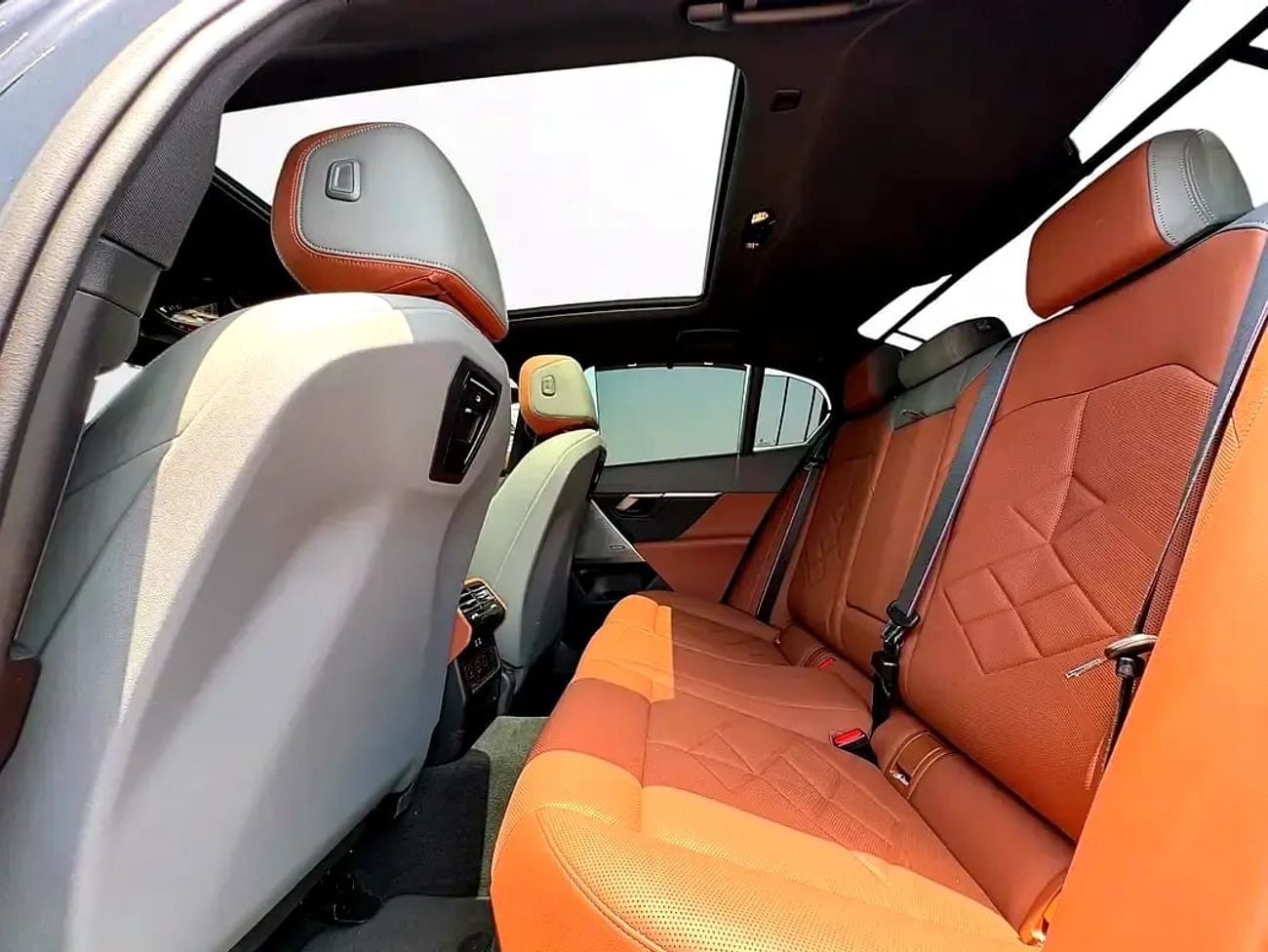 BMW i5 M60 XDRIVE Agency Warranty Until | M60 xDRIVE | DUAL MOTOR ELECTRIC AWD – 601 HP | FULL AGENCY