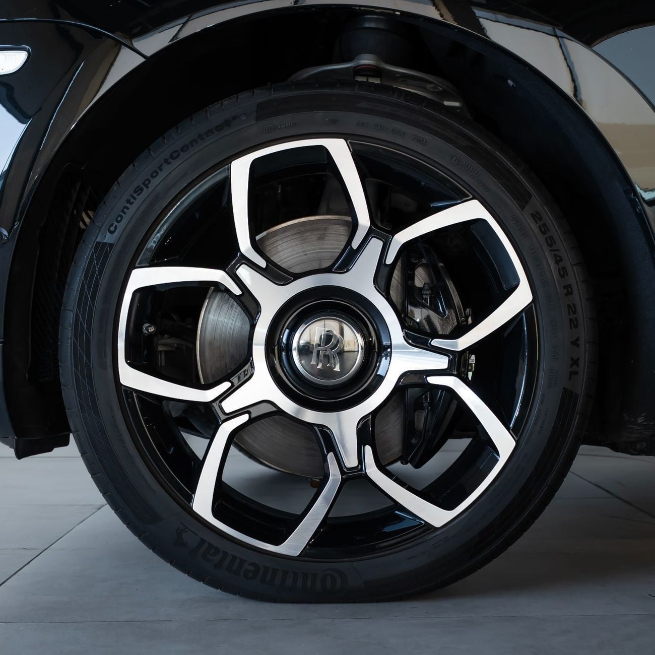 Rolls Royce Cullinan BLACK BADGE