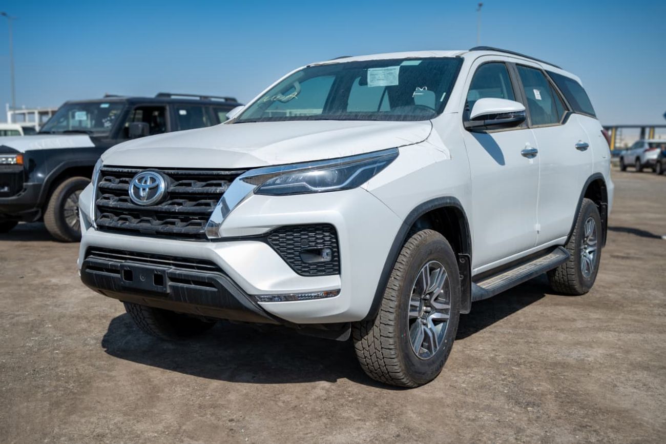 تويوتا فورتونر EXR 2.4L Diesel | Automatic | 4x4 | Comfort