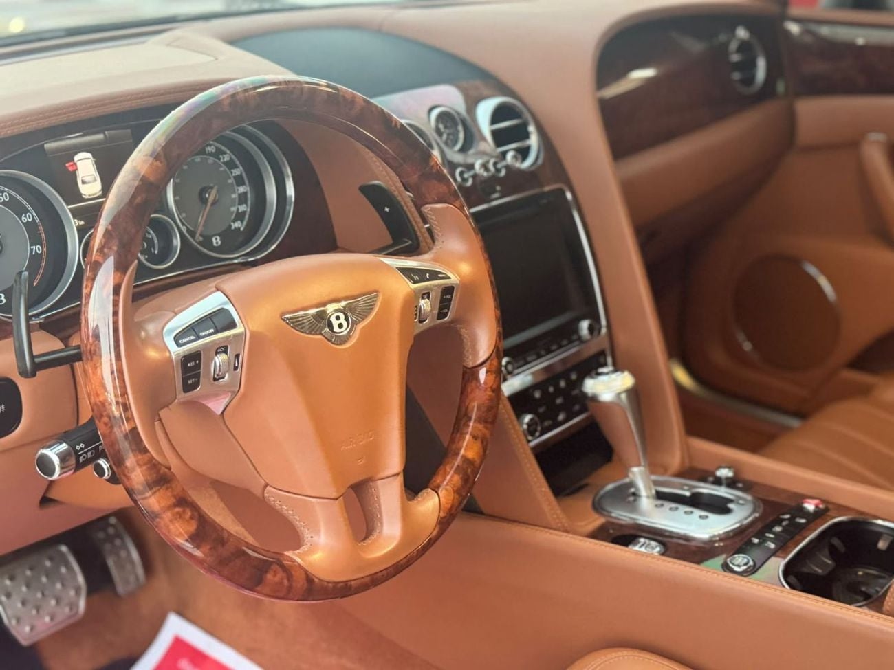 بنتلي فلاينج سبور V8