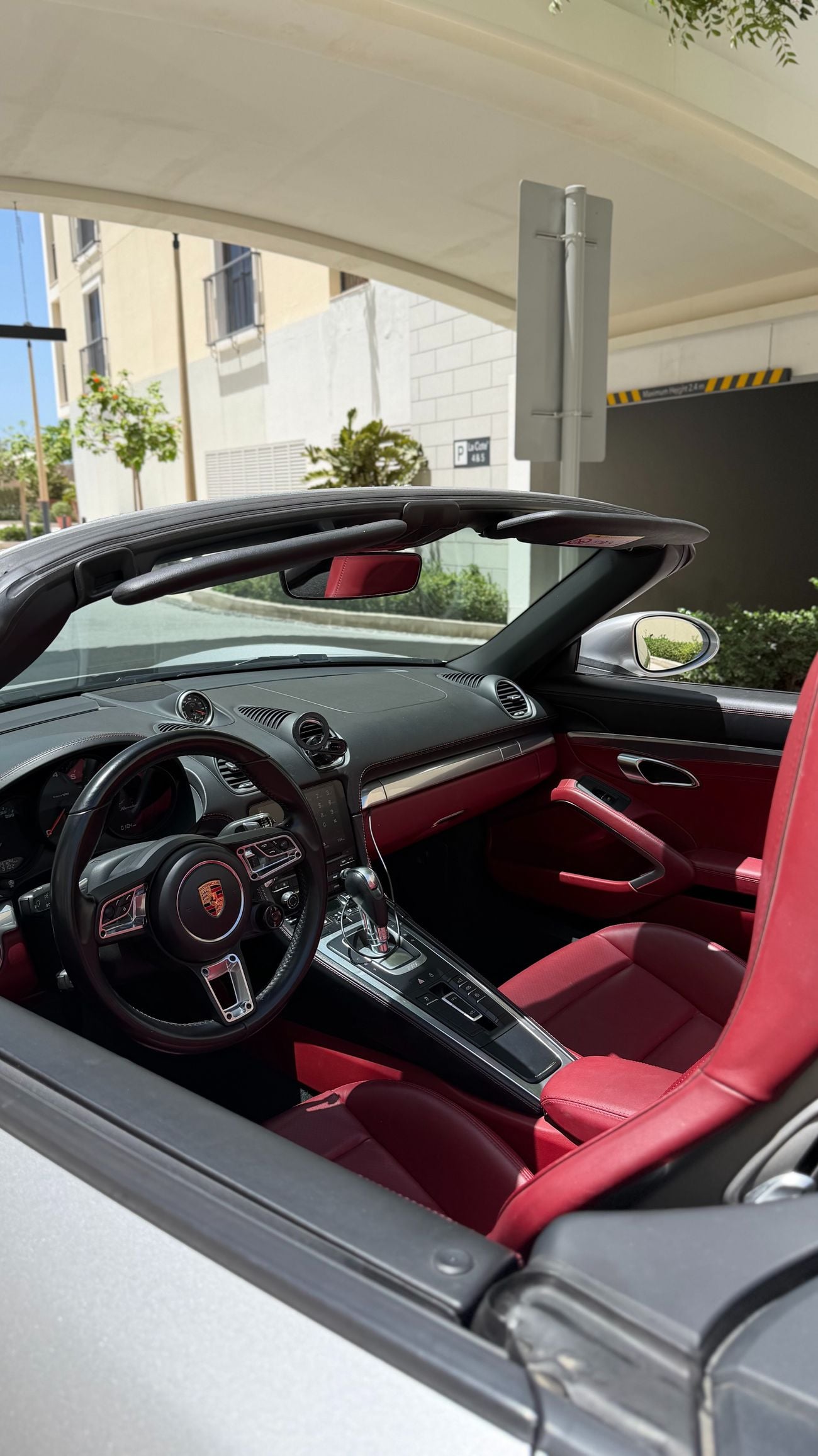 Porsche 718 Boxster Base 2.0L