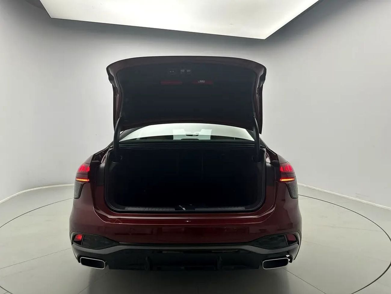 أودي A6 Sedan TFSI 204hp (Ref# 15001)