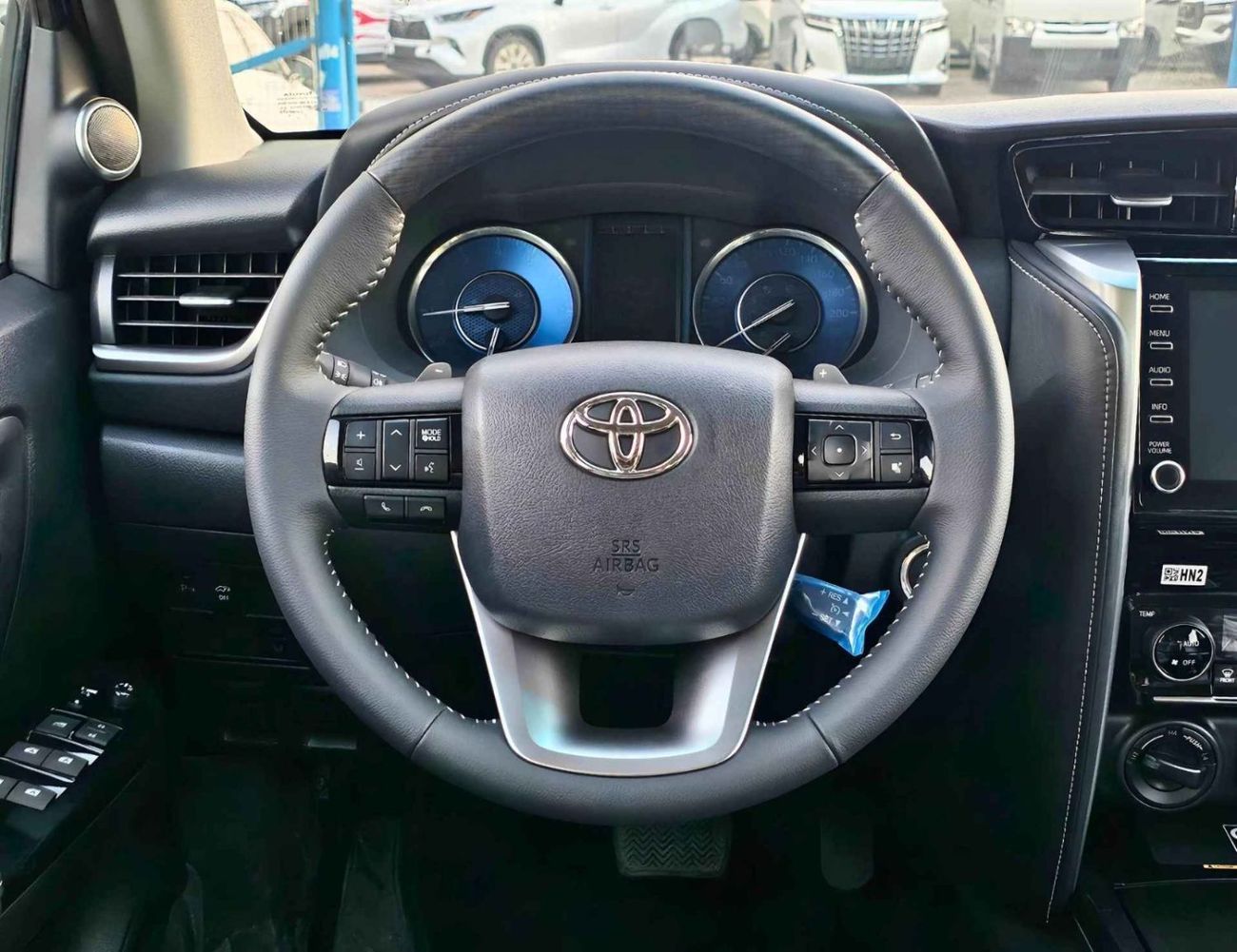تويوتا فورتونر VXR SR5 ADVENTURE / 4.0L V6 PETROL / CLIMATE WITH LEATHER SEATS / DIFFLOCK / AUTO A/C (CODE # F6HA)