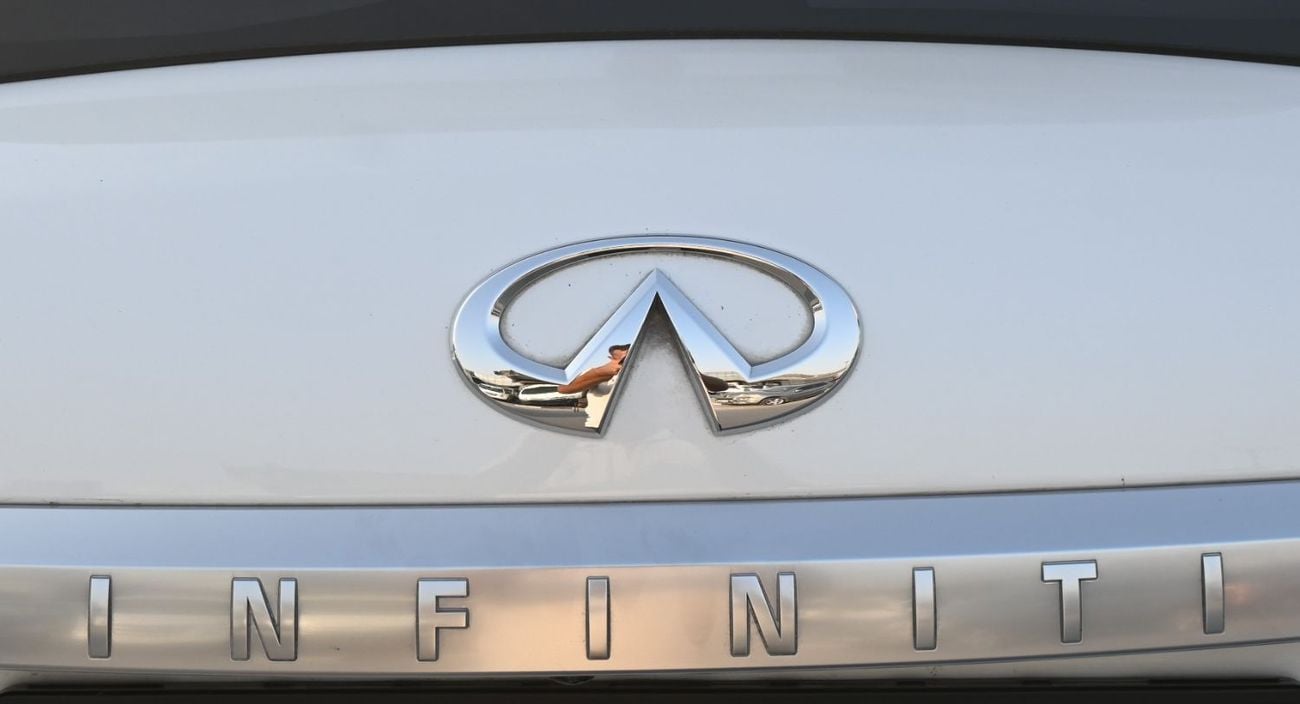 Infiniti QX80 LUXE SENSORY PROACTIVE BLACK EDITION