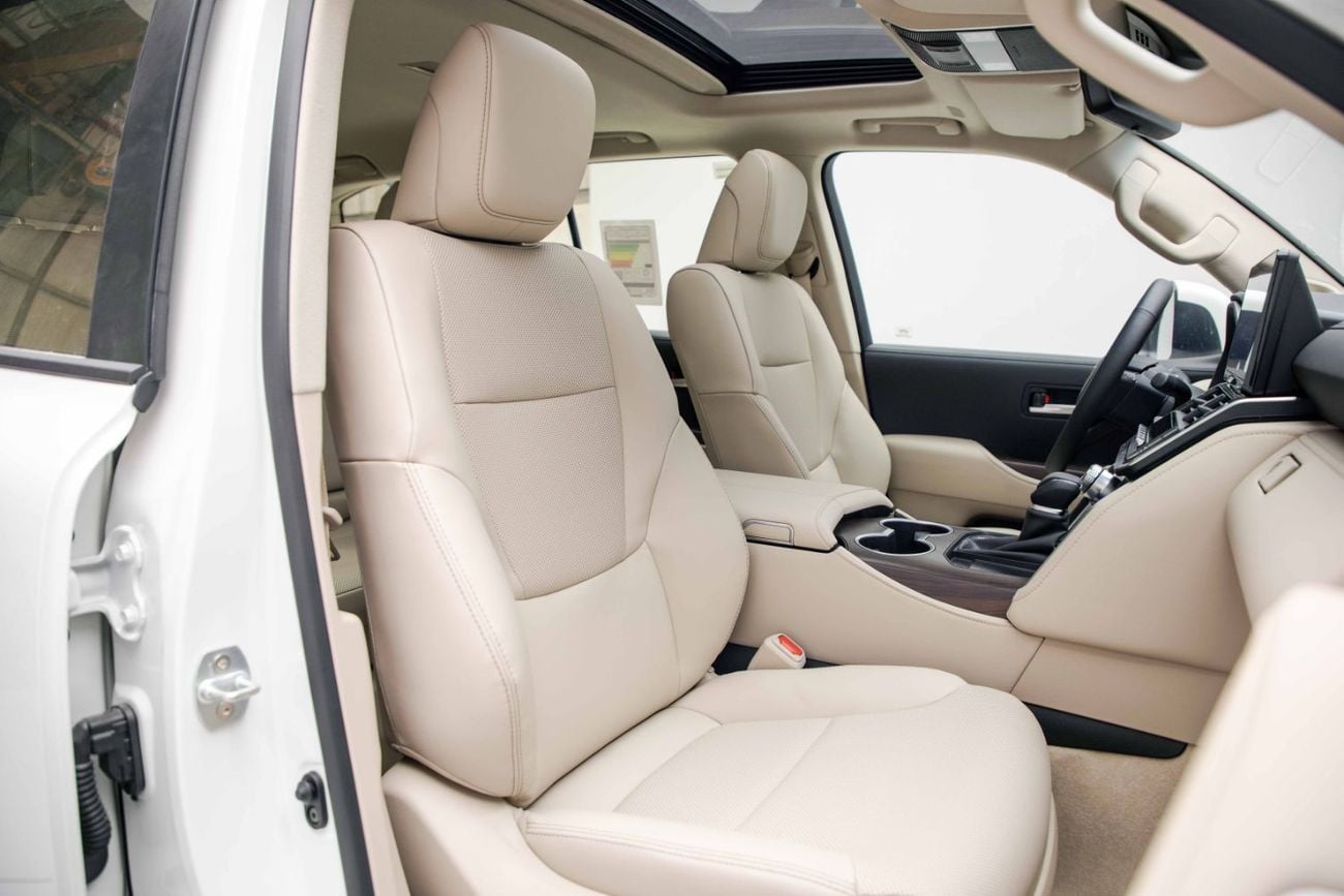 تويوتا لاند كروزر GXR LC300 3.5L - White Pearl Inside Beige | Export Only