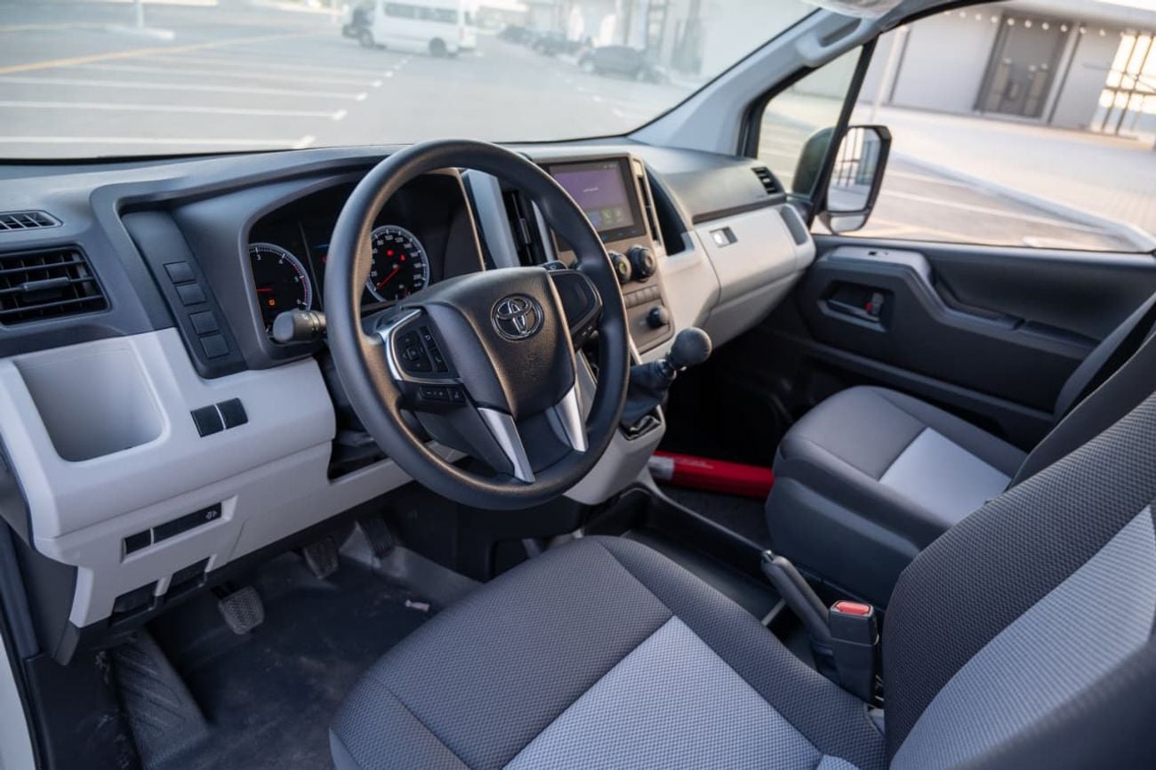 Toyota Hiace DX 2.8L PASSENGER 2026 MODEL GCC