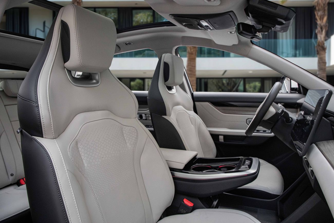 جيتور داشينج LUXURY 1.6T | 2,155 P.M | 0% Downpayment | Jetour Warranty!
