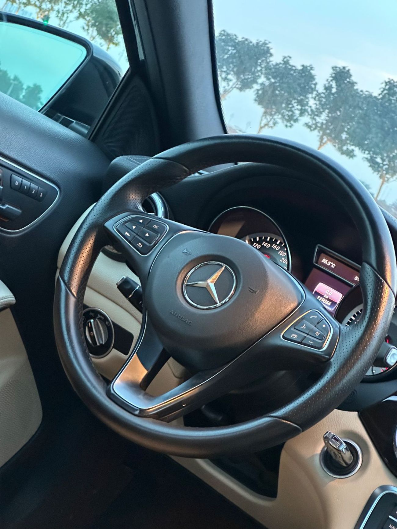 Mercedes Benz GLA250 STANDARD STD