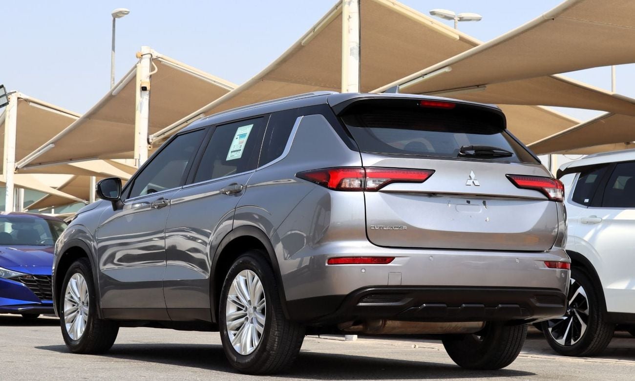 Mitsubishi Outlander GLX MIDLINE ACCIDENTS FREE - GCC - M LINE - ENGINE 2500 CC - PERFECT CONDITION INSIDE OUT