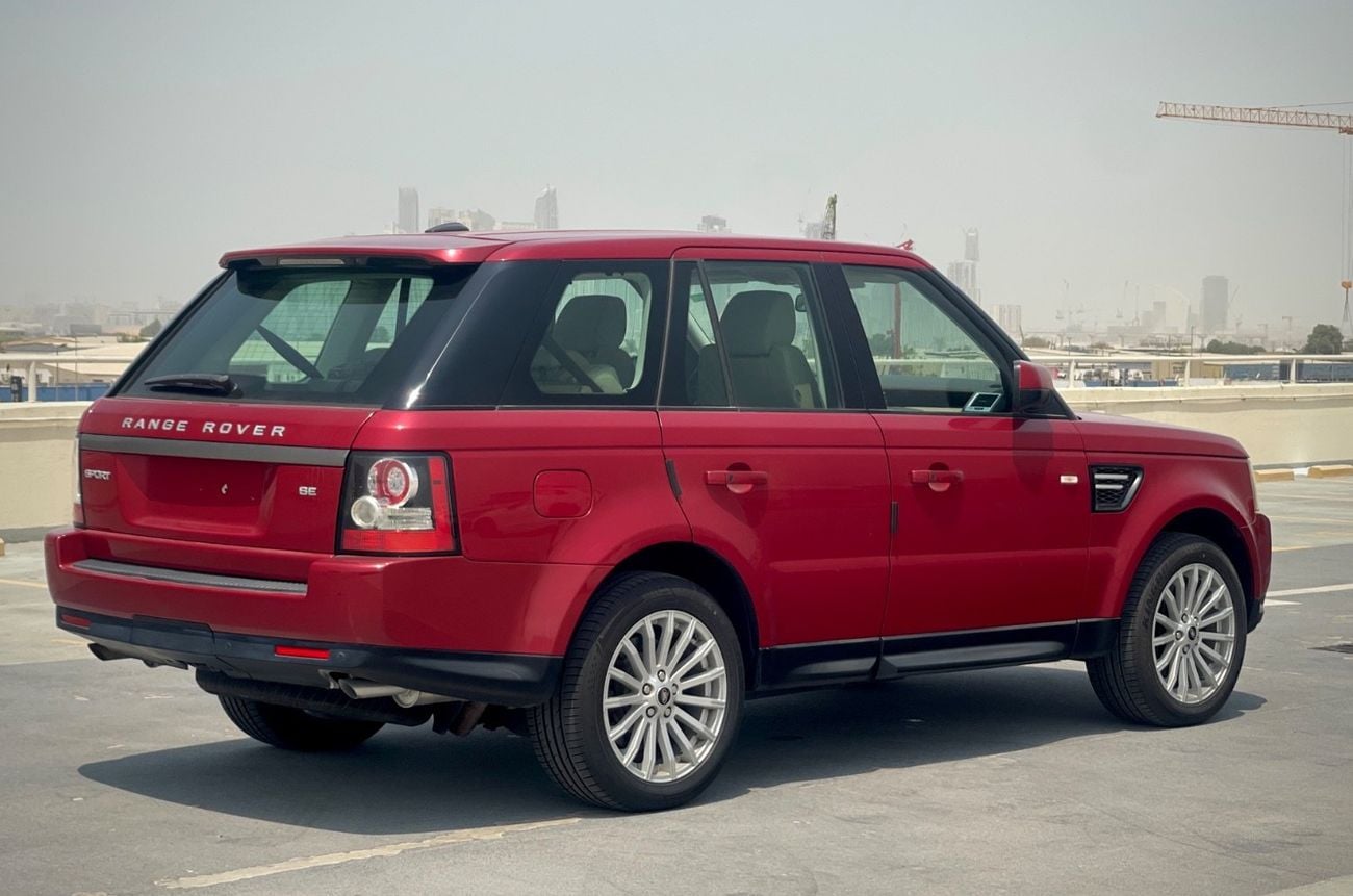 Land Rover Range Rover Sport HSE RED