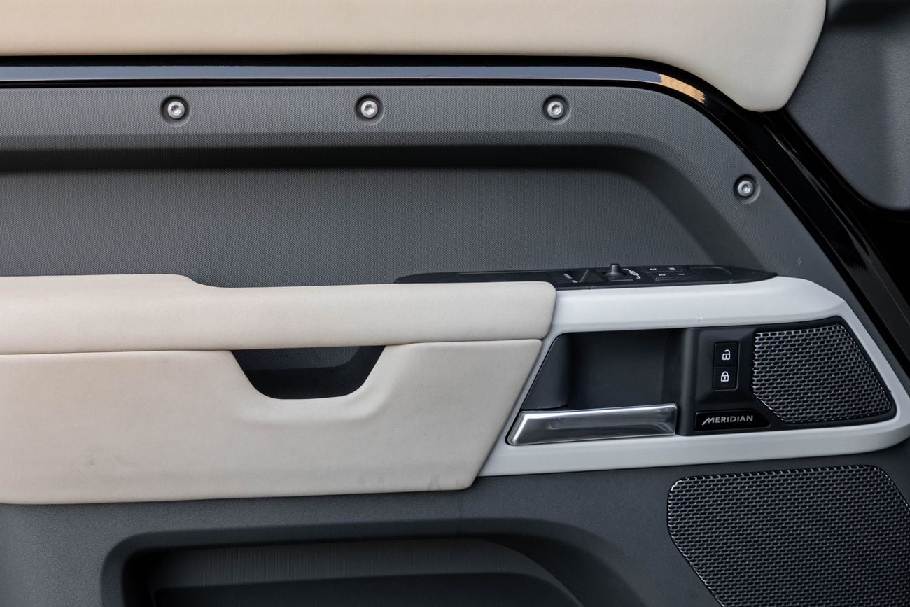 Land Rover Defender 90 X-Dynamic Defender 90 X-Dynamic SE P300 | 4,309 P.M | 0% Downpayment | WARRANTY