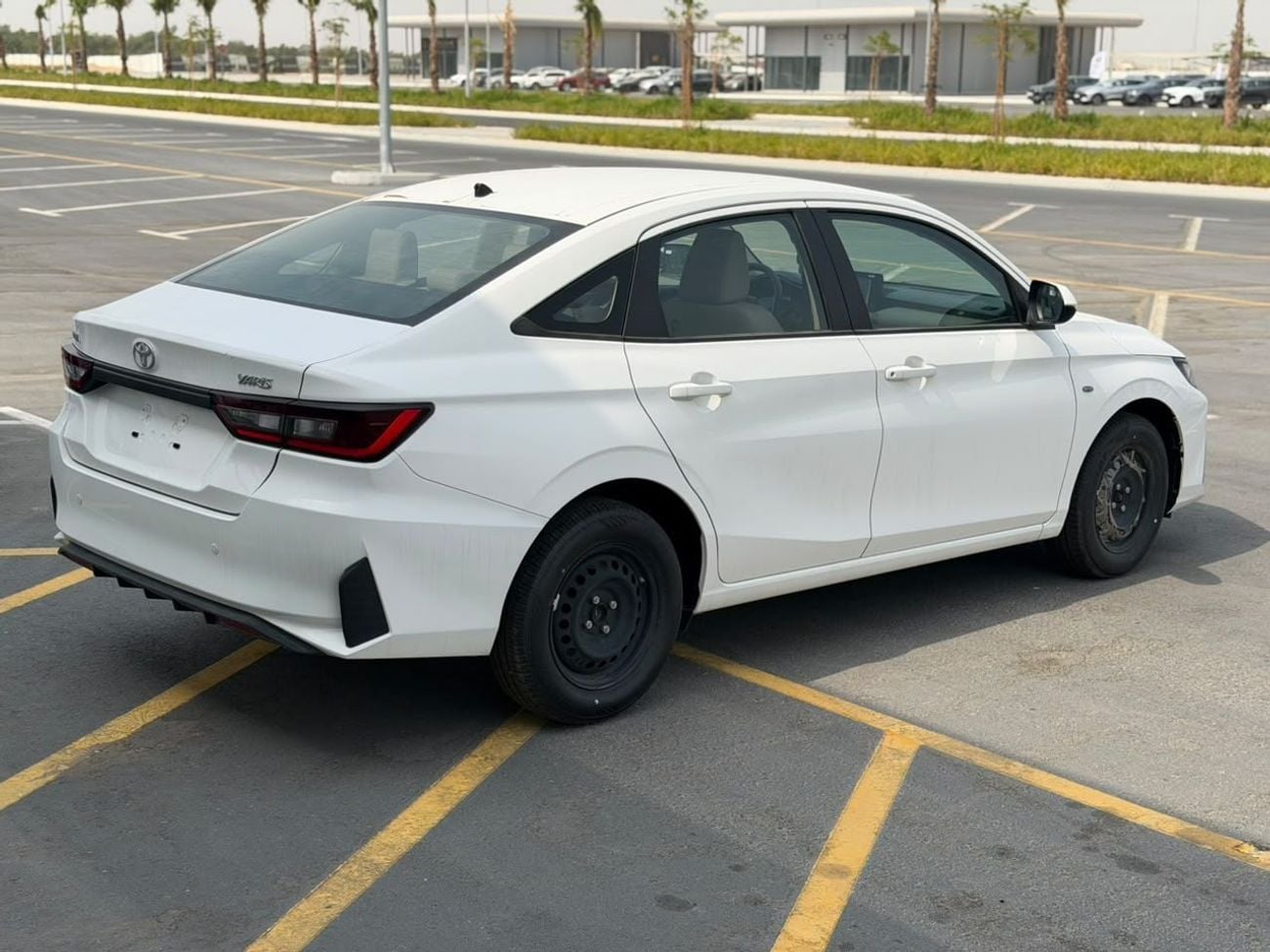 Toyota Yaris E Toyota Yaris 1.5 AT GCC basic options