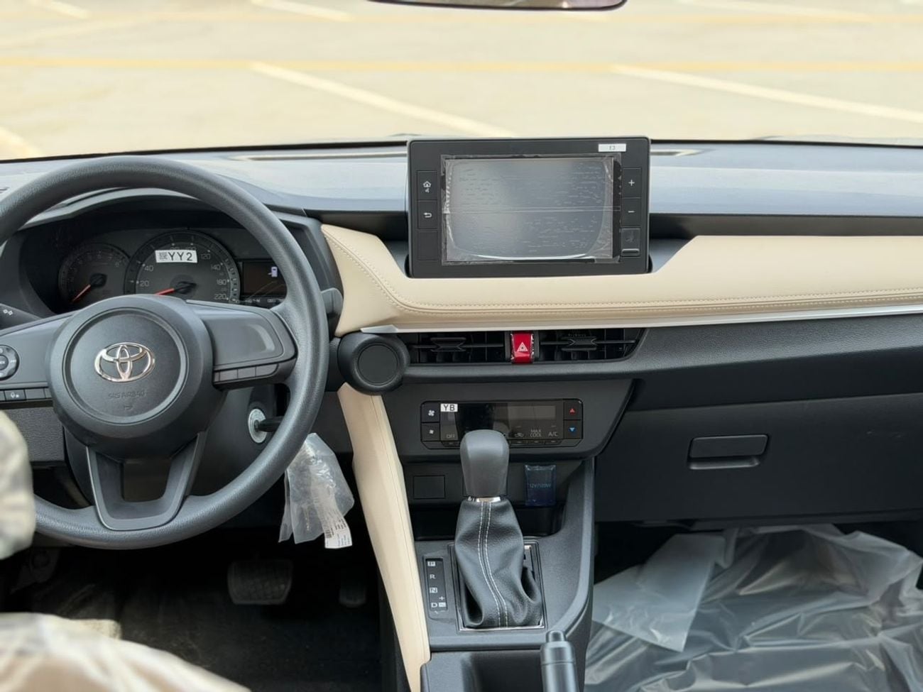 Toyota Yaris E Toyota Yaris 1.5AT GCC basic options