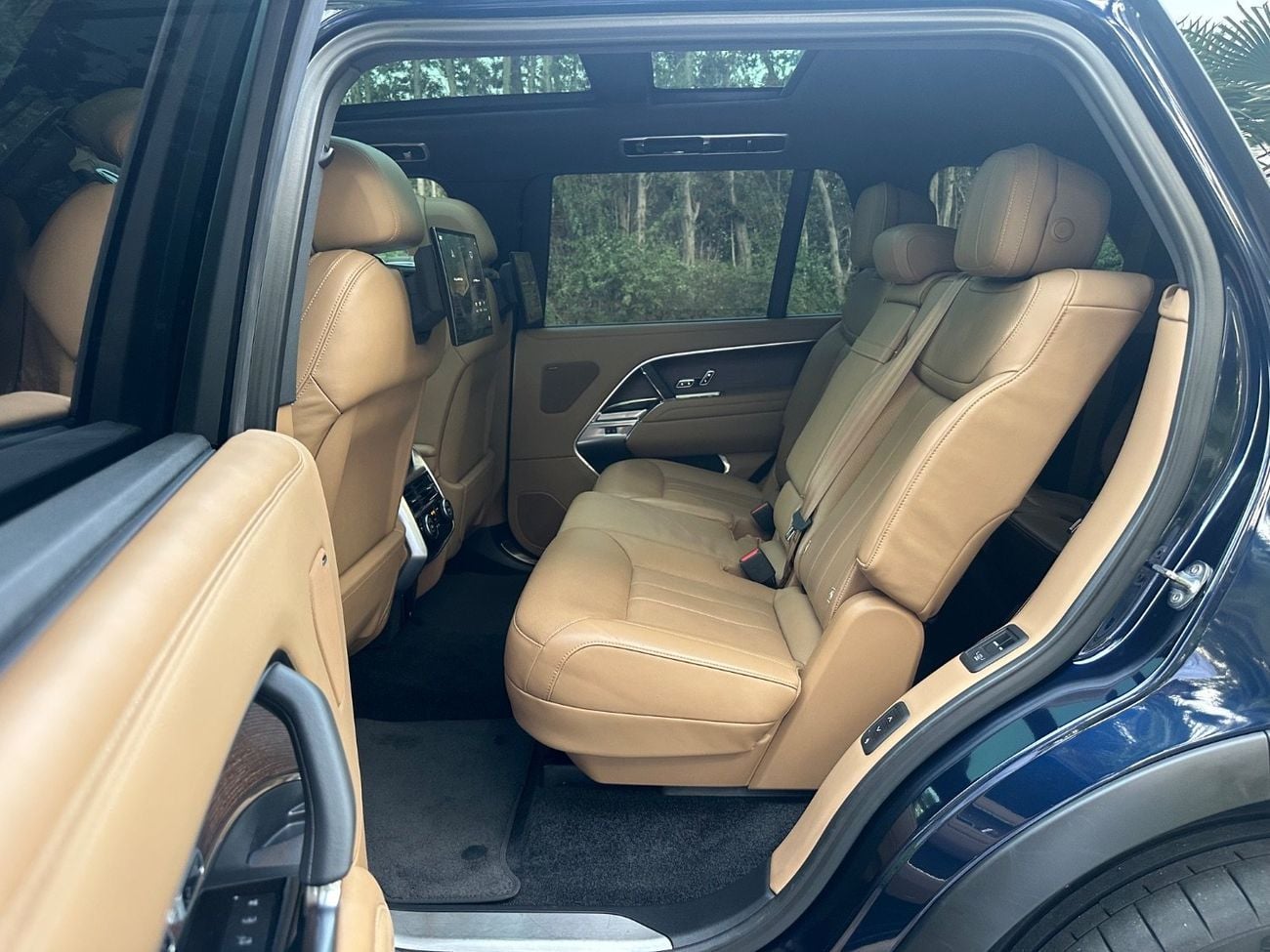 Land Rover Range Rover Diesel D300 | 2023 | 3.0L V6 Diesel | 300 HP | 7 Seater | Perfect Condition