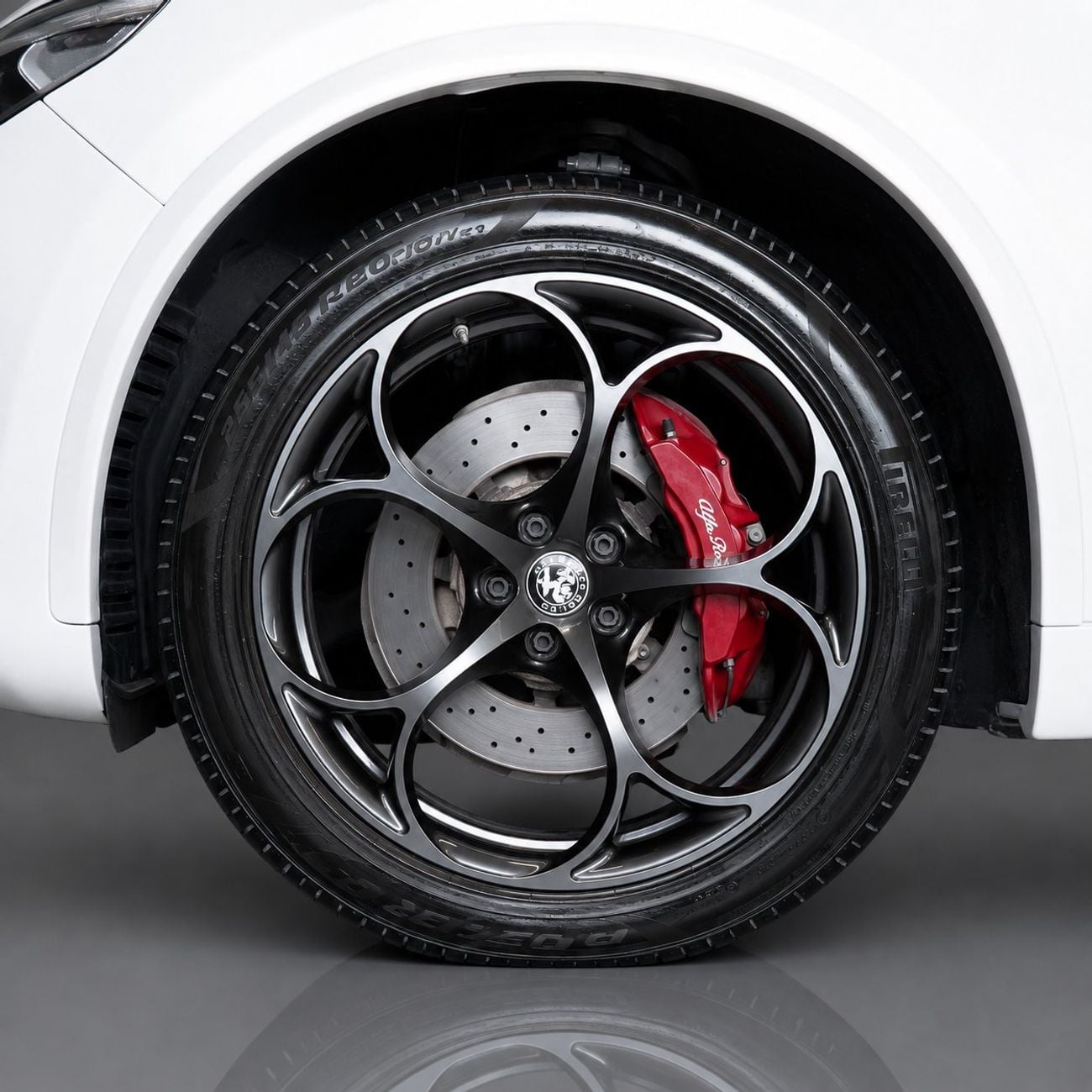 Alfa Romeo Stelvio QUADRIFOGLIO AED 2,874 P.M • 0% Downpayment • Alfa Romeo Stelvio Quadrifoglio • 1 Year Warranty